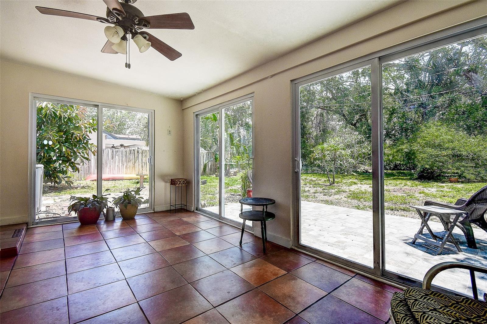 Image 23 of 41 For 1825 San Mateo Drive