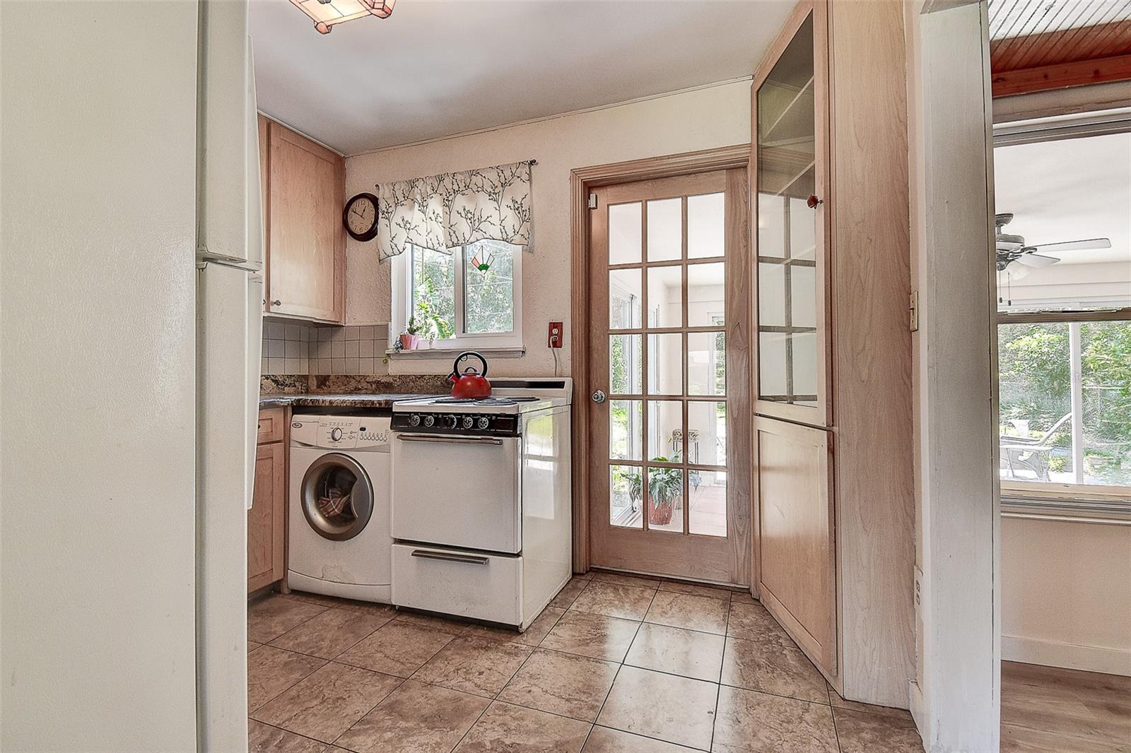 Image 8 of 41 For 1825 San Mateo Drive