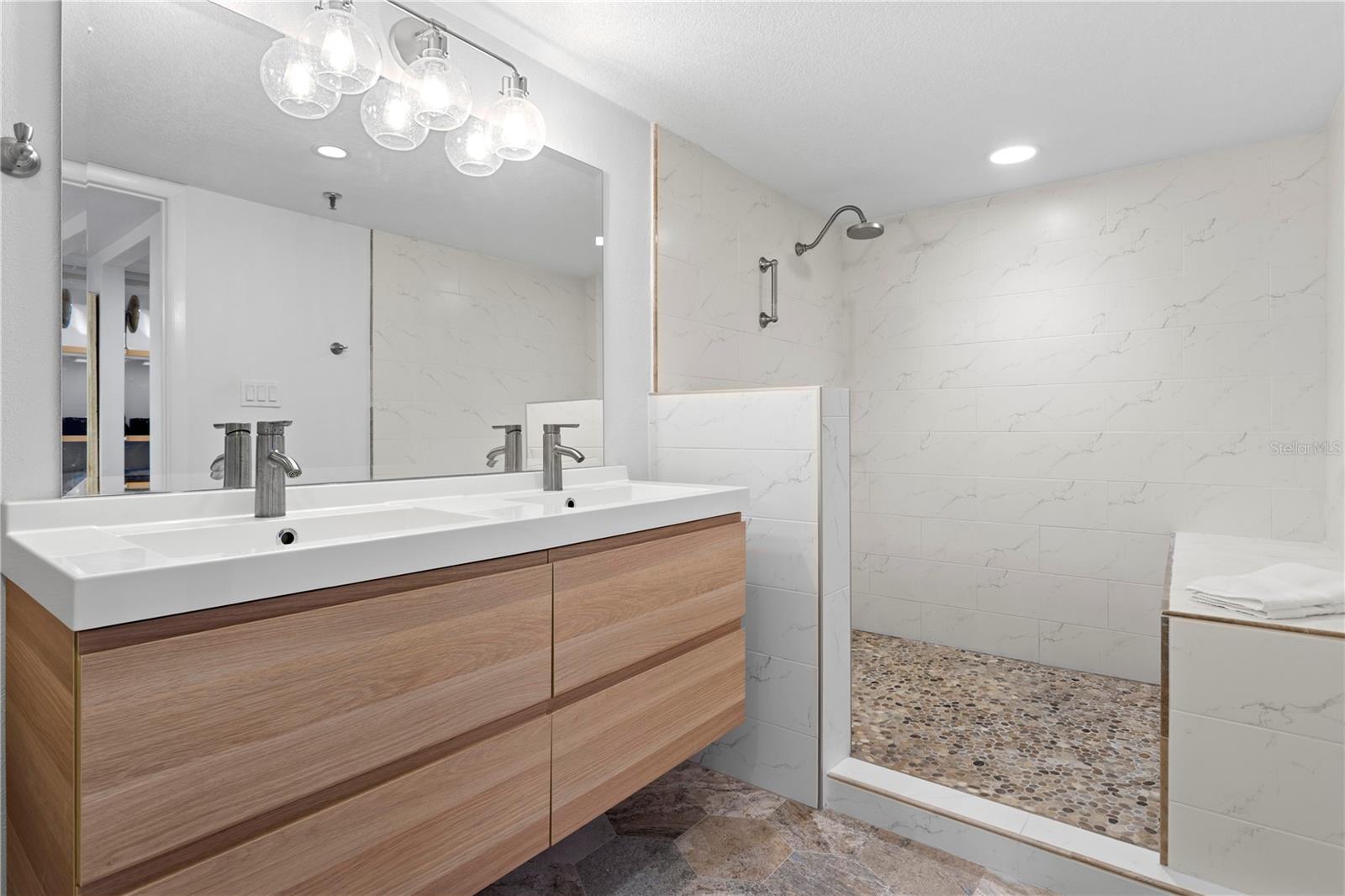 Image 21 of 56 For 3301 Bayshore Boulevard 2302e
