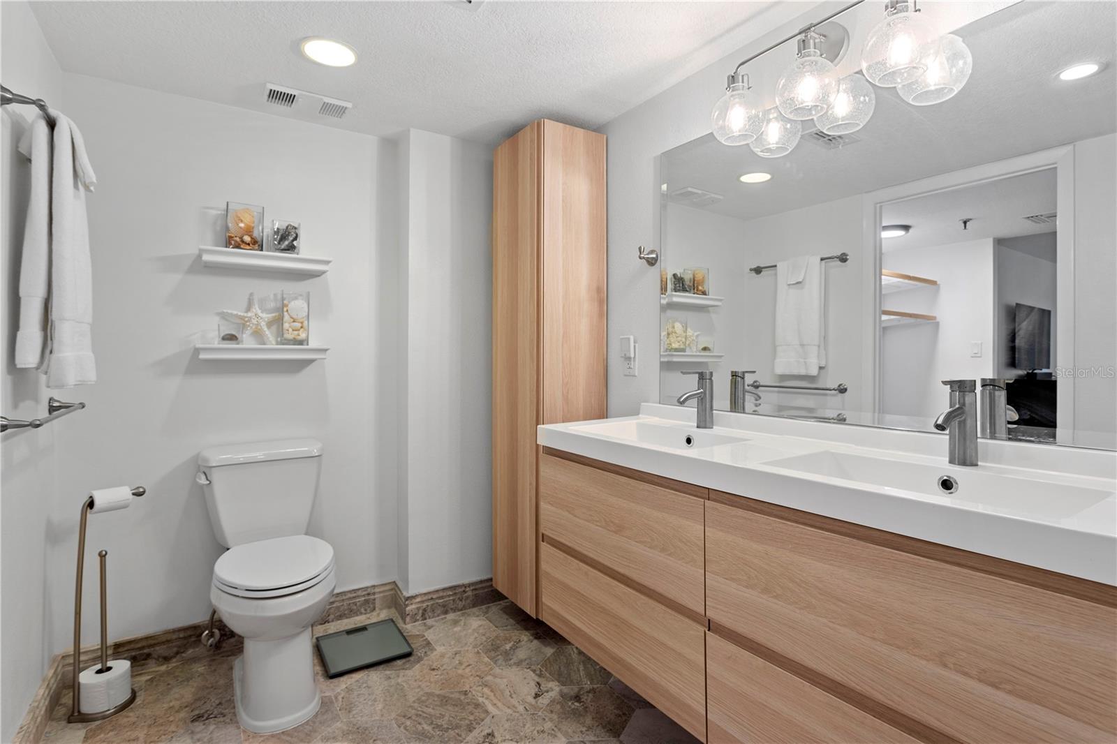 Image 22 of 56 For 3301 Bayshore Boulevard 2302e