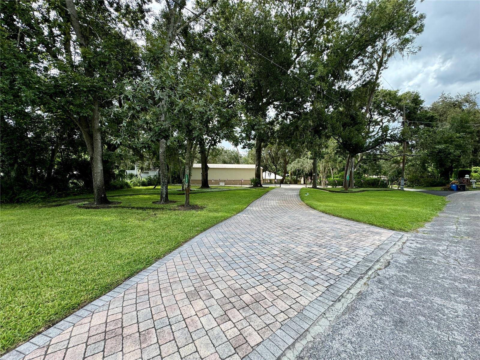 Image 4 of 94 For 11554 Monette Road