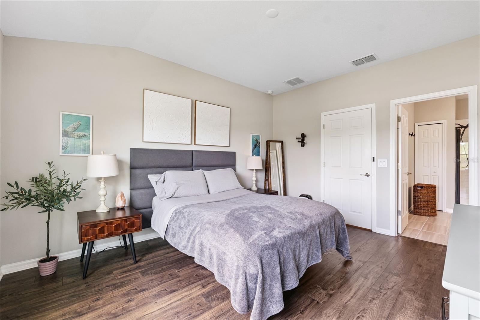 Image 20 of 36 For 29929 Southwell Lane