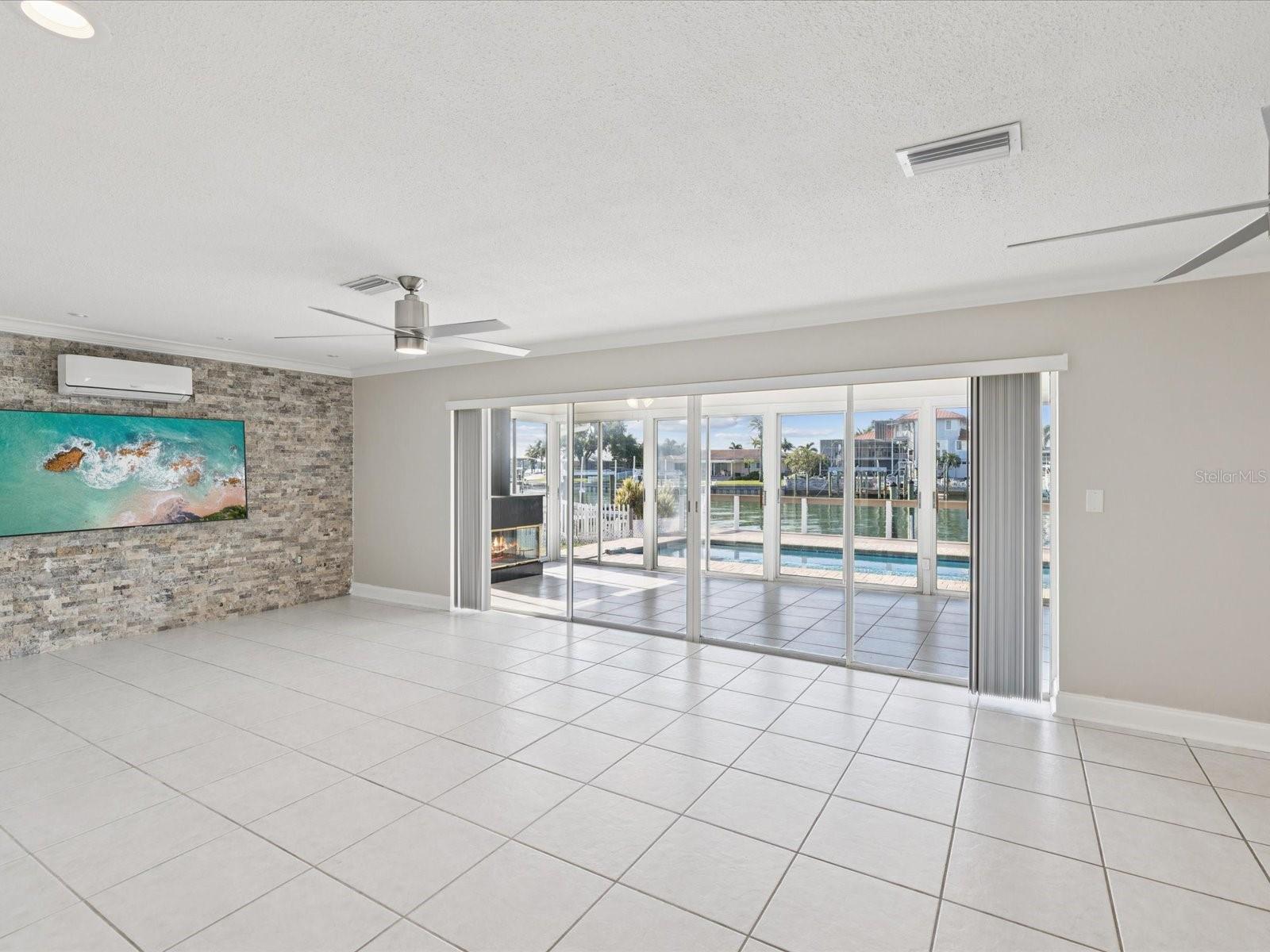 Image 10 of 65 For 441 Palm Island Ne