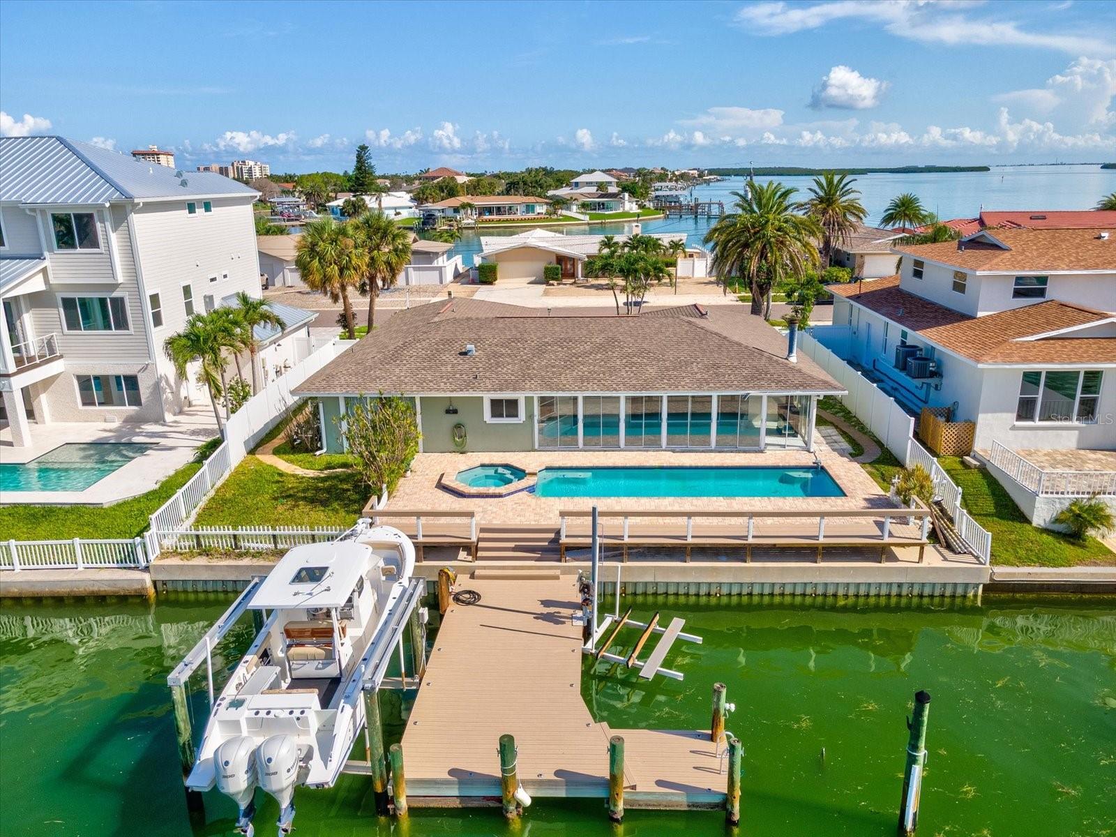 Image 3 of 65 For 441 Palm Island Ne