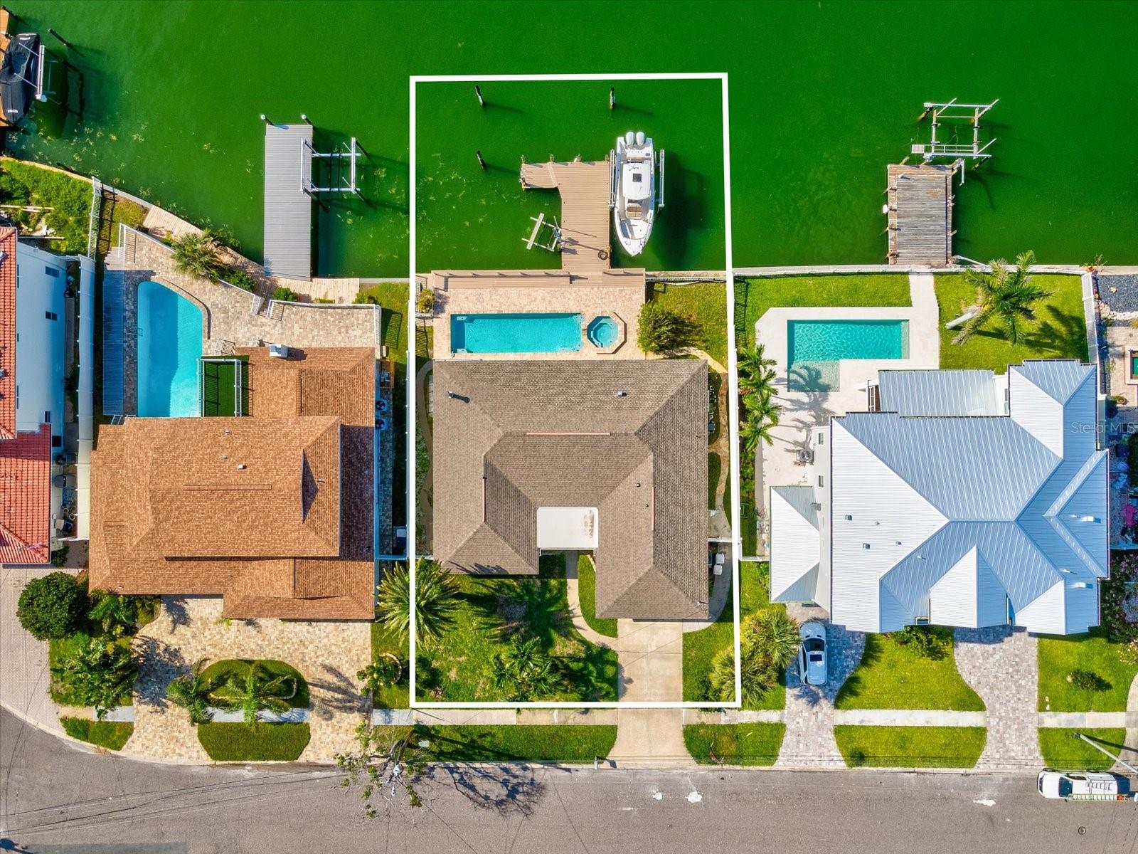 Image 4 of 65 For 441 Palm Island Ne