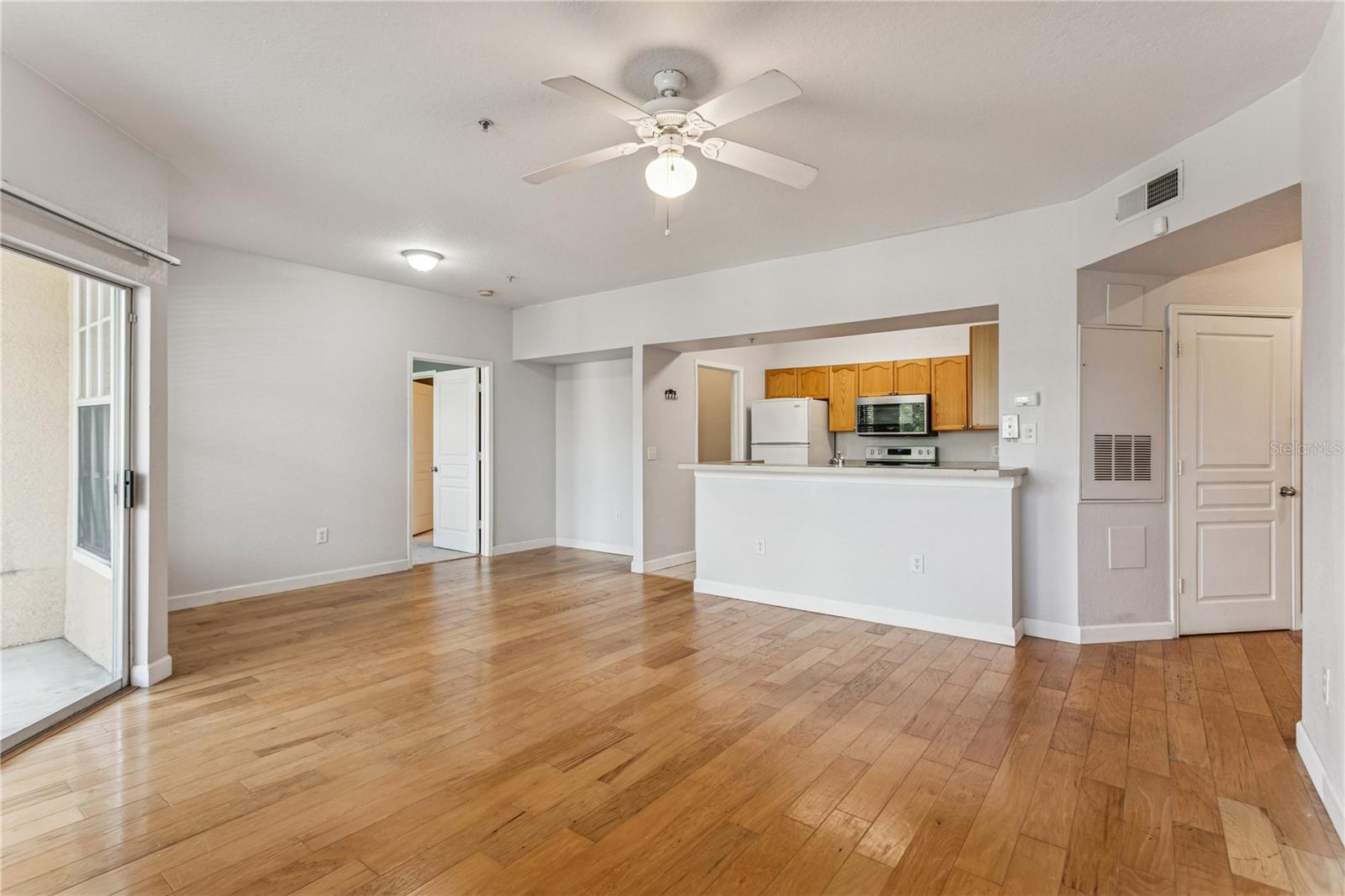 Image 7 of 22 For 5125 Palm Springs Blvd  1203