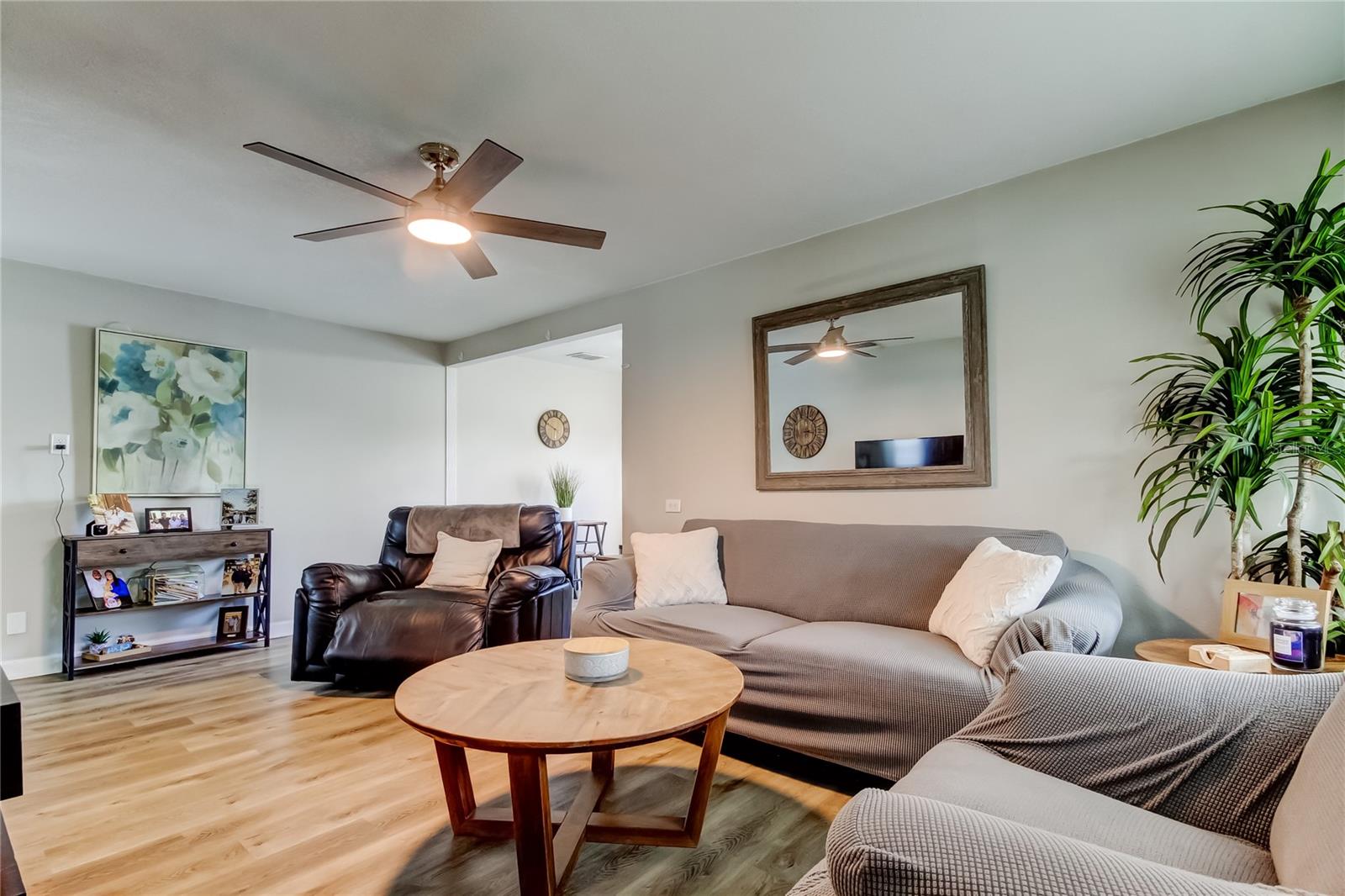 Image 3 of 55 For 2906 Dewey Street
