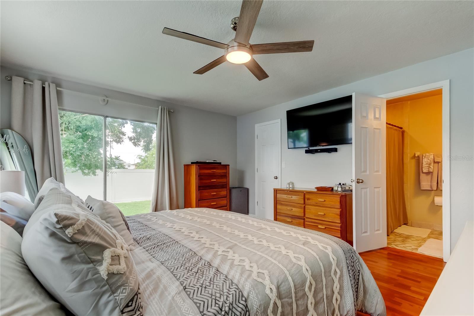Image 31 of 55 For 2906 Dewey Street