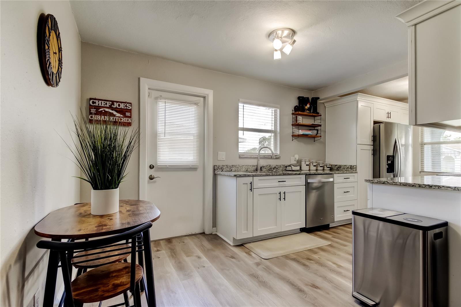 Image 9 of 55 For 2906 Dewey Street