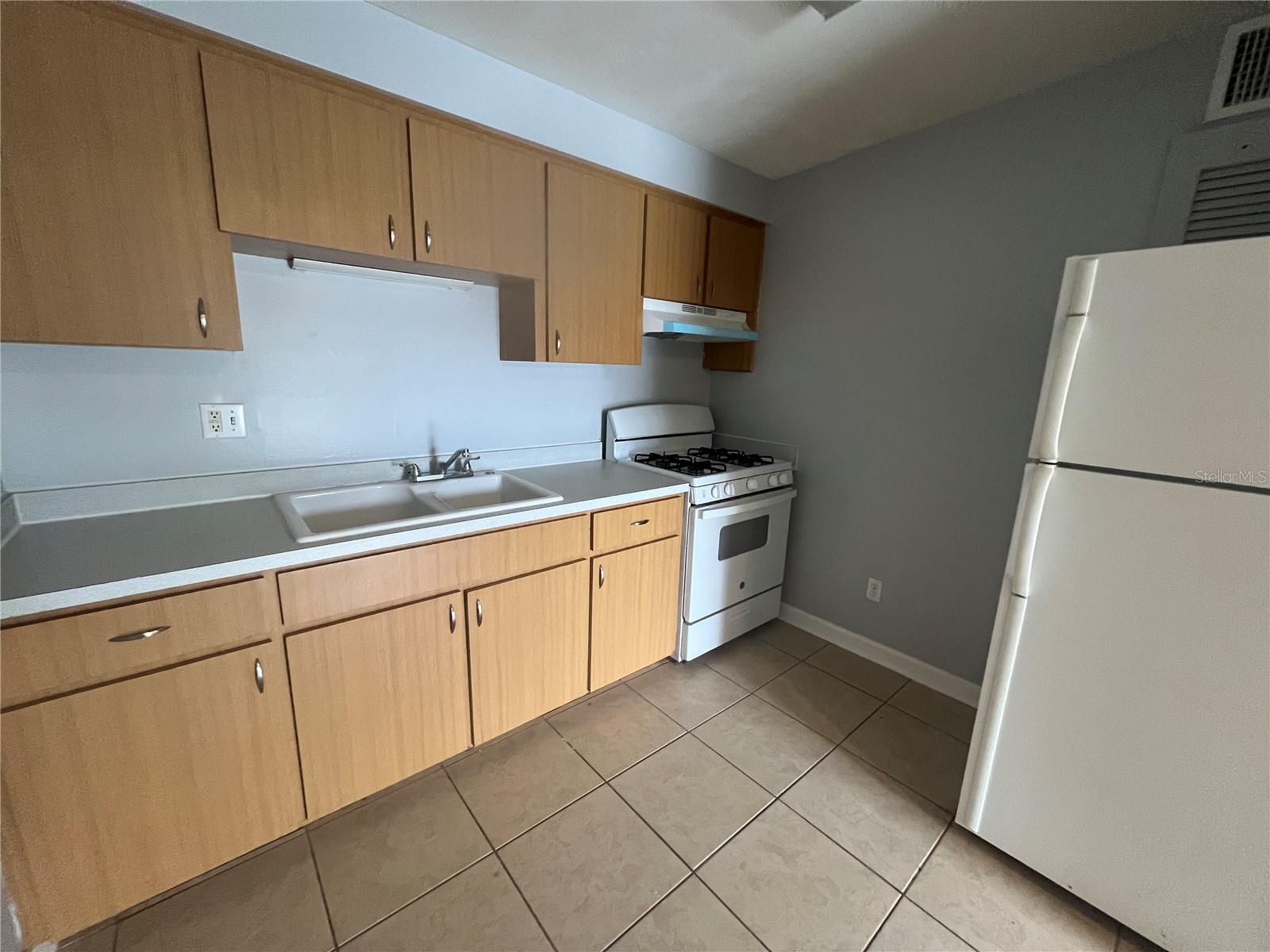 Image 3 of 4 For 2600 Trinity Circle Nw A