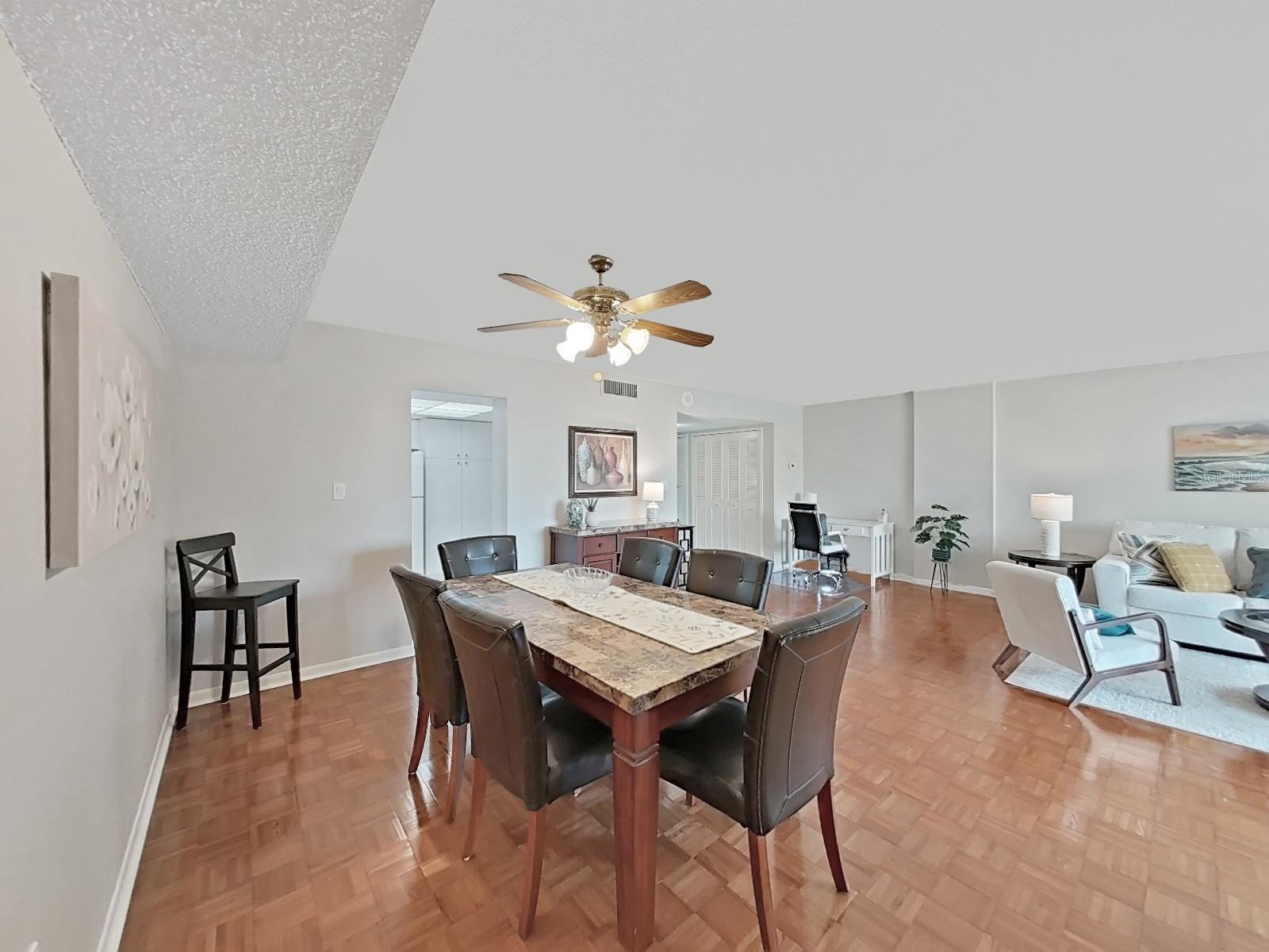 Image 11 of 44 For 400 Island Way 203