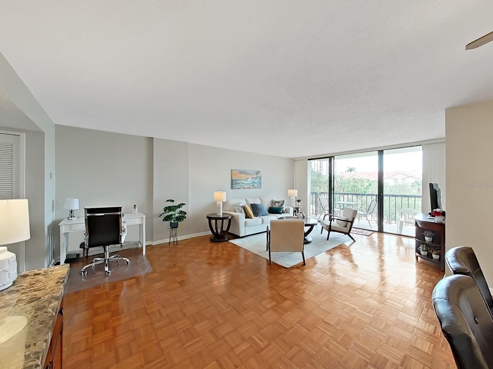 Image 13 of 44 For 400 Island Way 203