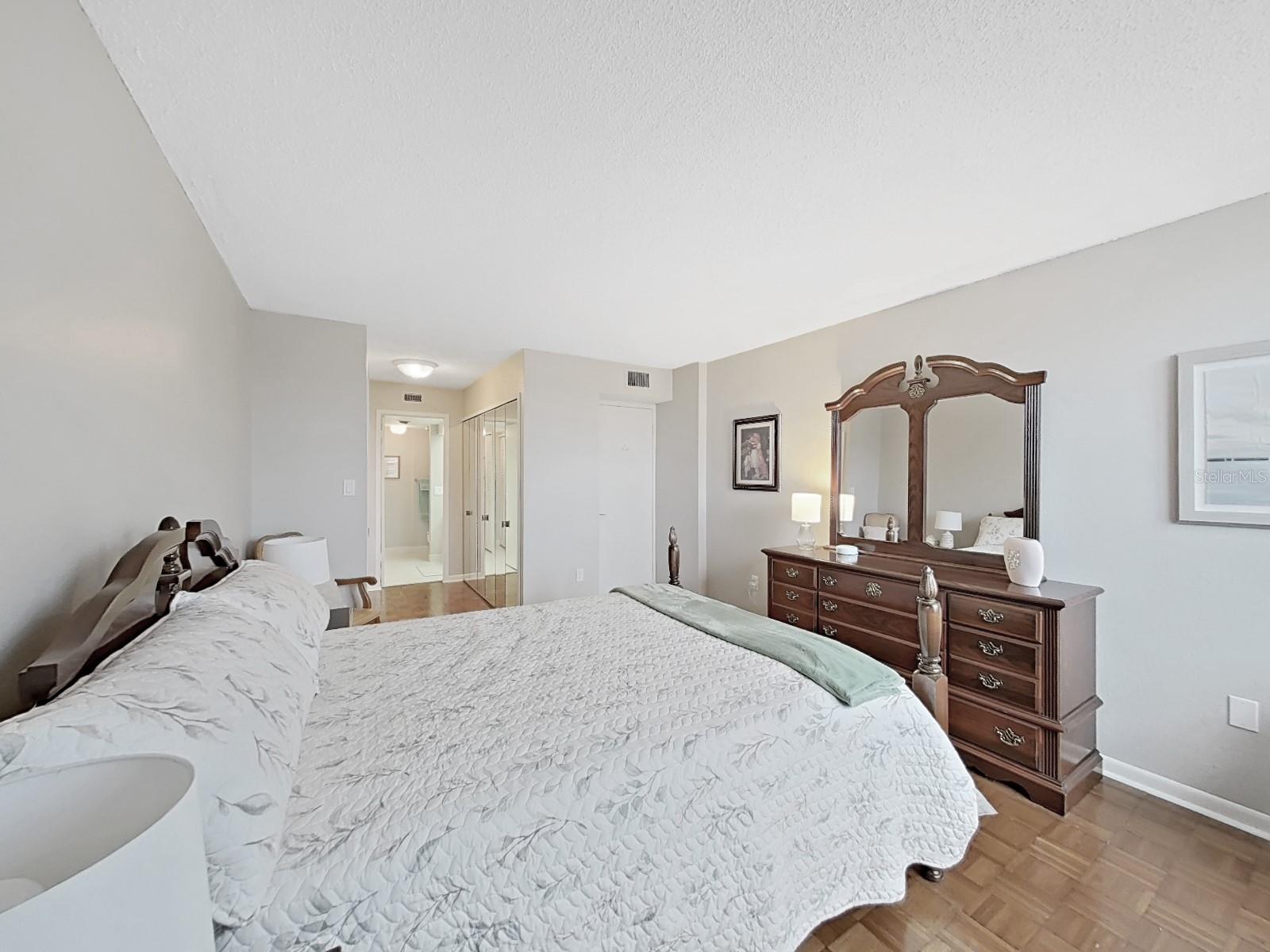 Image 31 of 44 For 400 Island Way 203