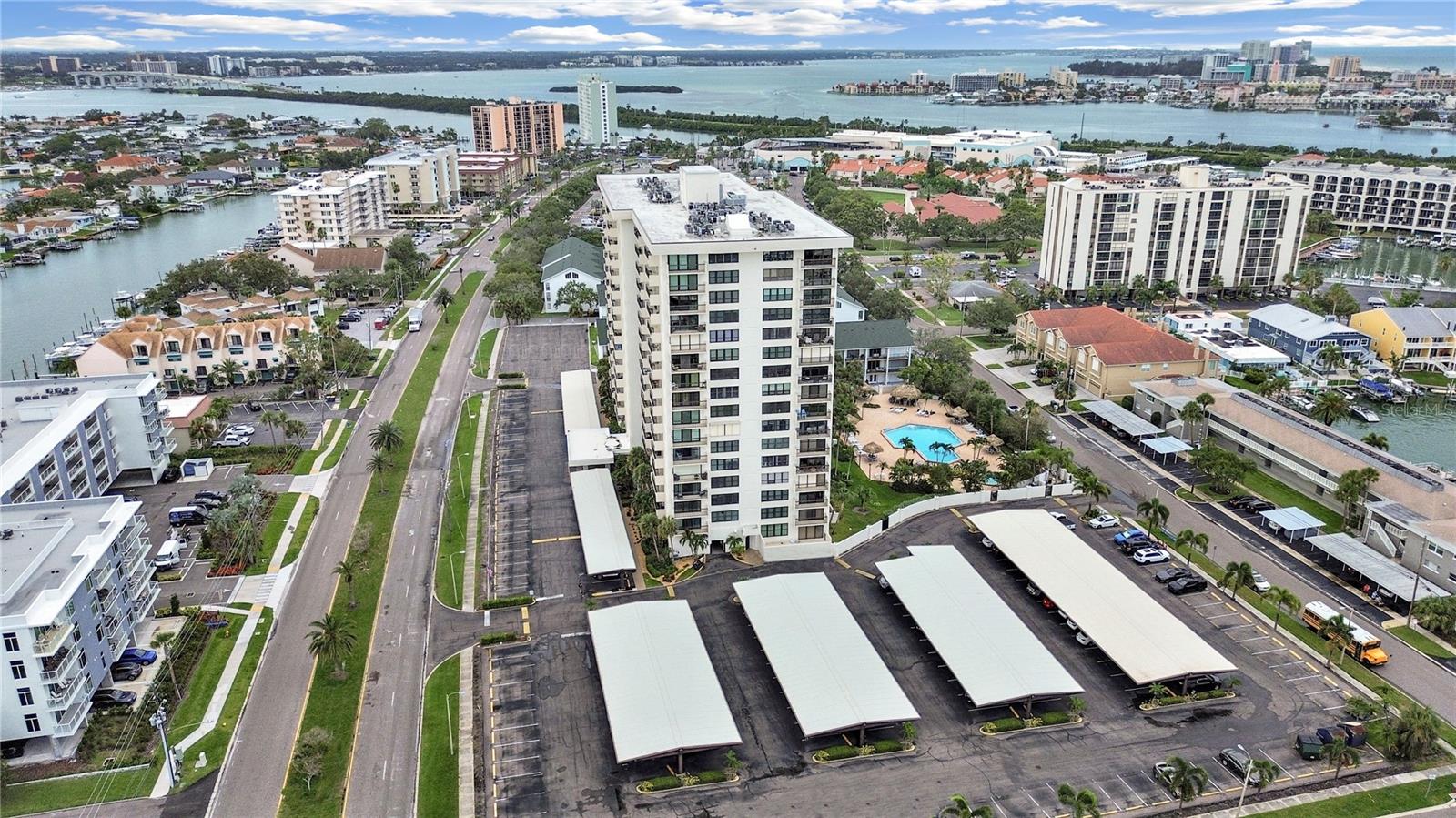 Image 36 of 44 For 400 Island Way 203