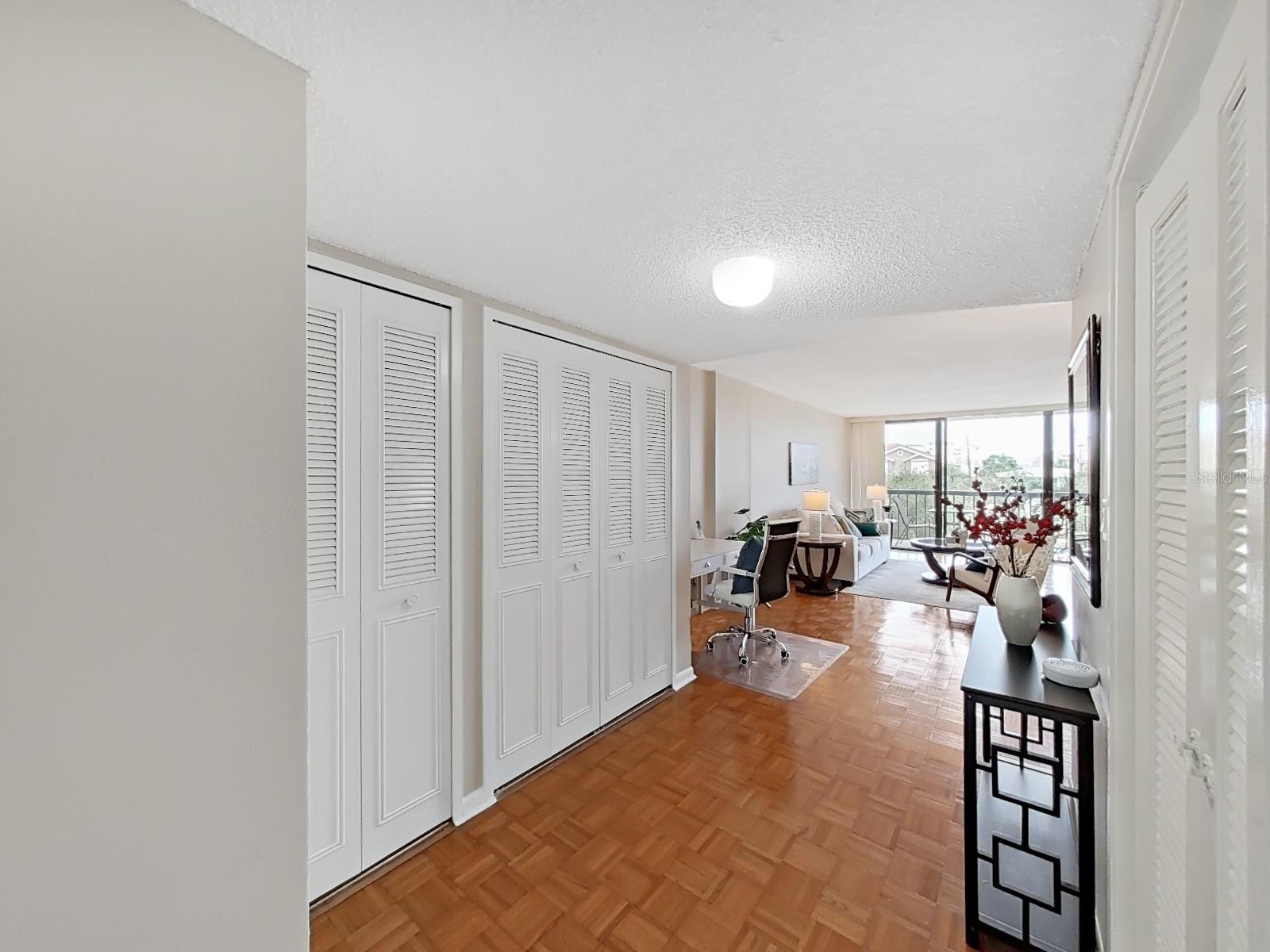 Image 4 of 44 For 400 Island Way 203