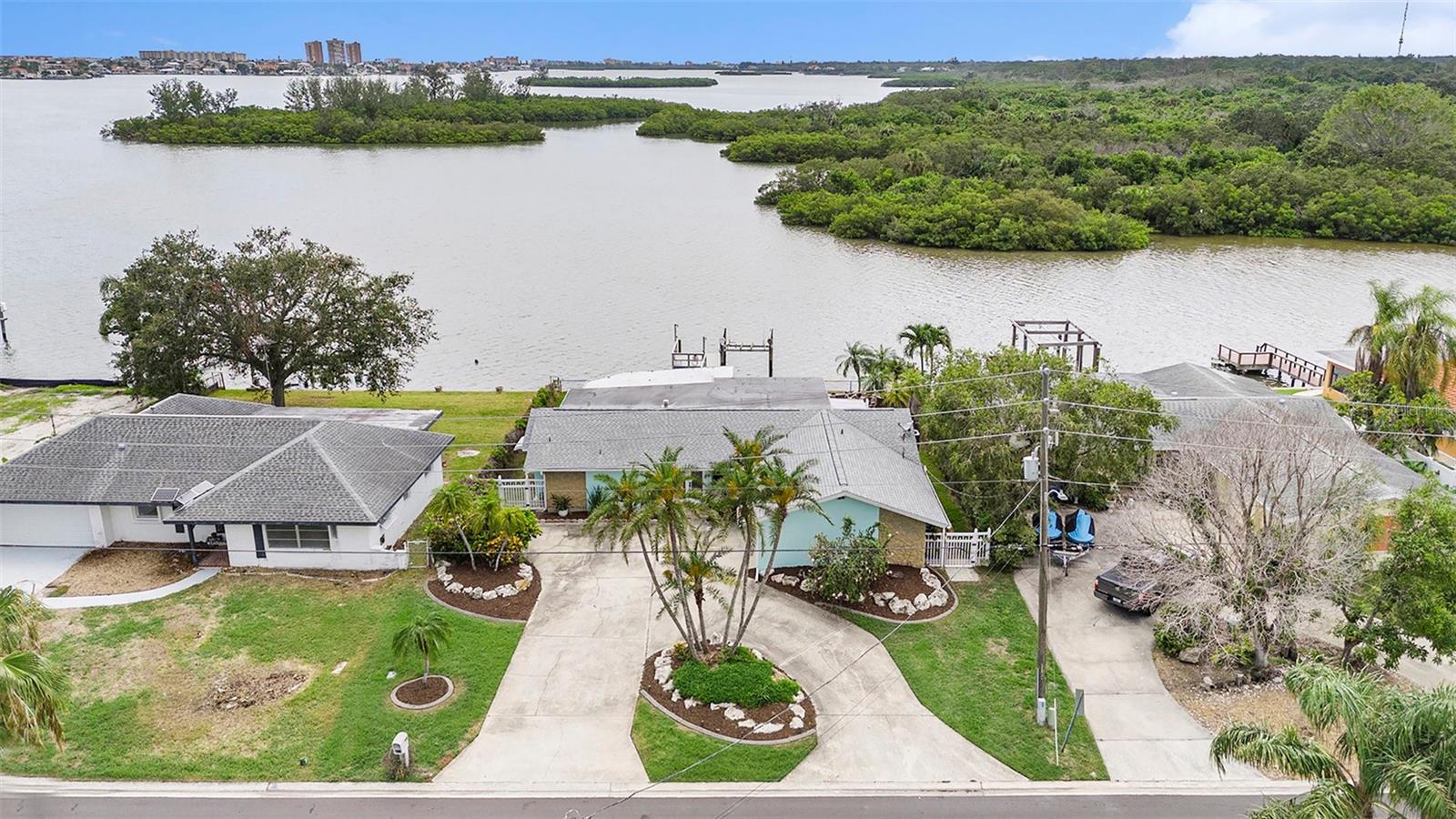 Details for 5694 Oakhurst Drive, SEMINOLE, FL 33772