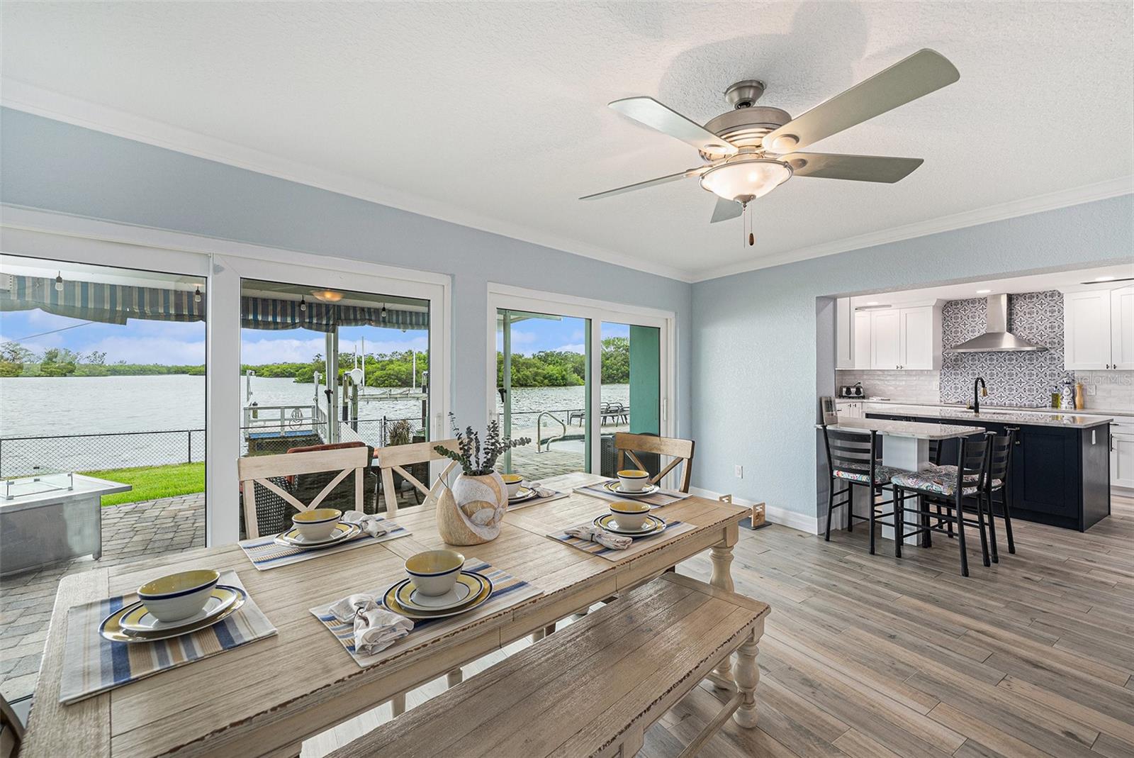 Image 11 of 45 For 5694 Oakhurst Drive