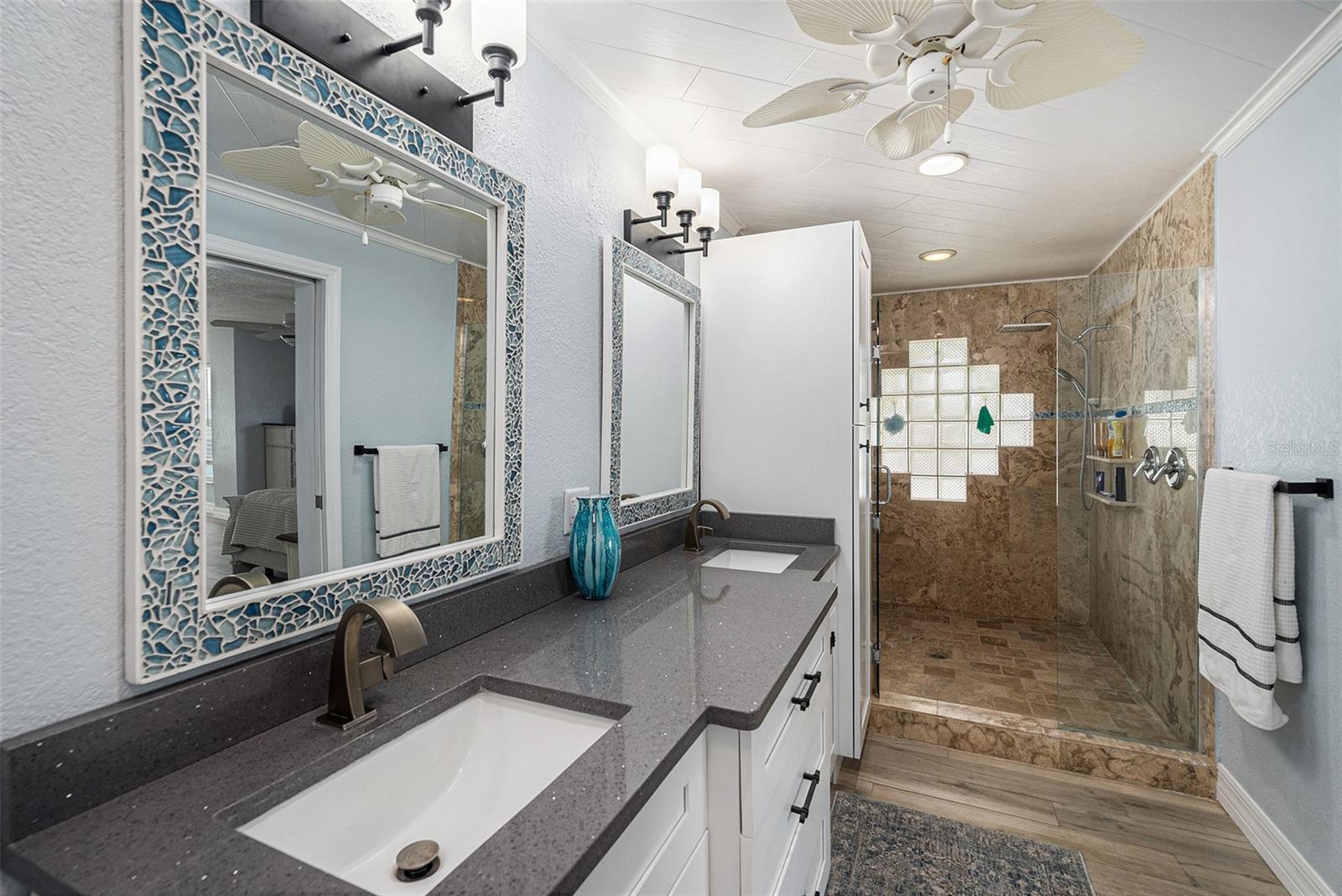 Image 22 of 45 For 5694 Oakhurst Drive