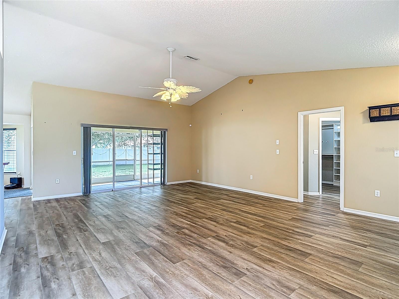 Image 11 of 54 For 4396 Las Palmas Avenue