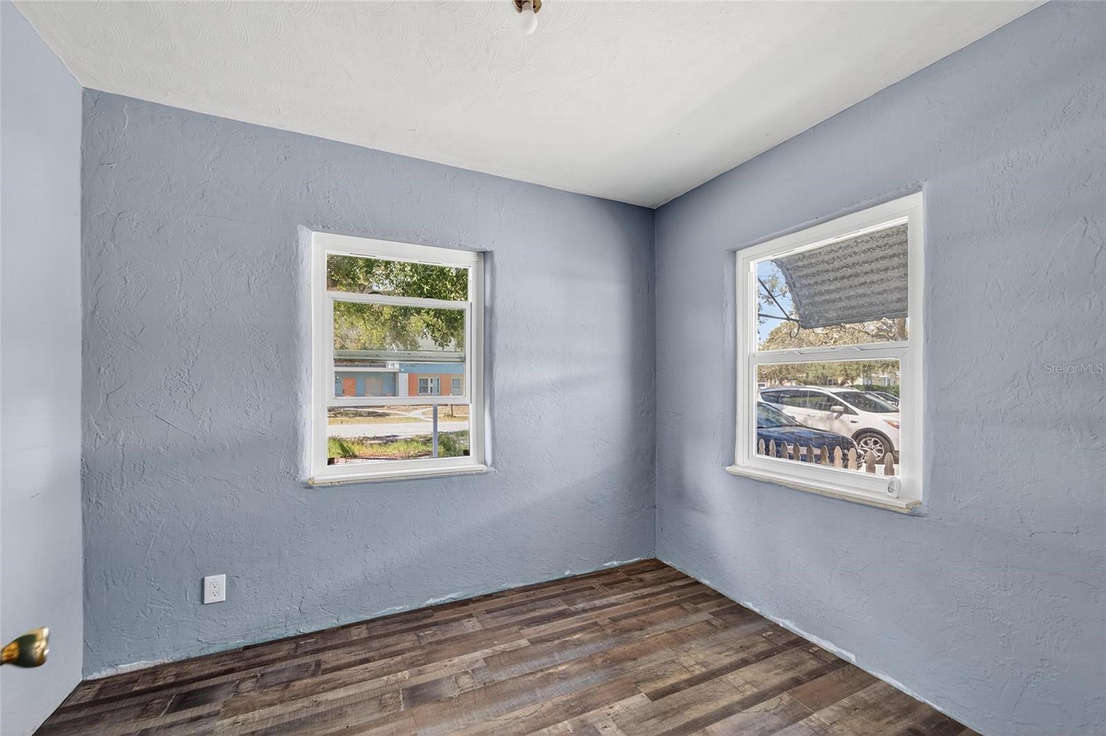 Image 14 of 41 For 5021 9th Avenue S
