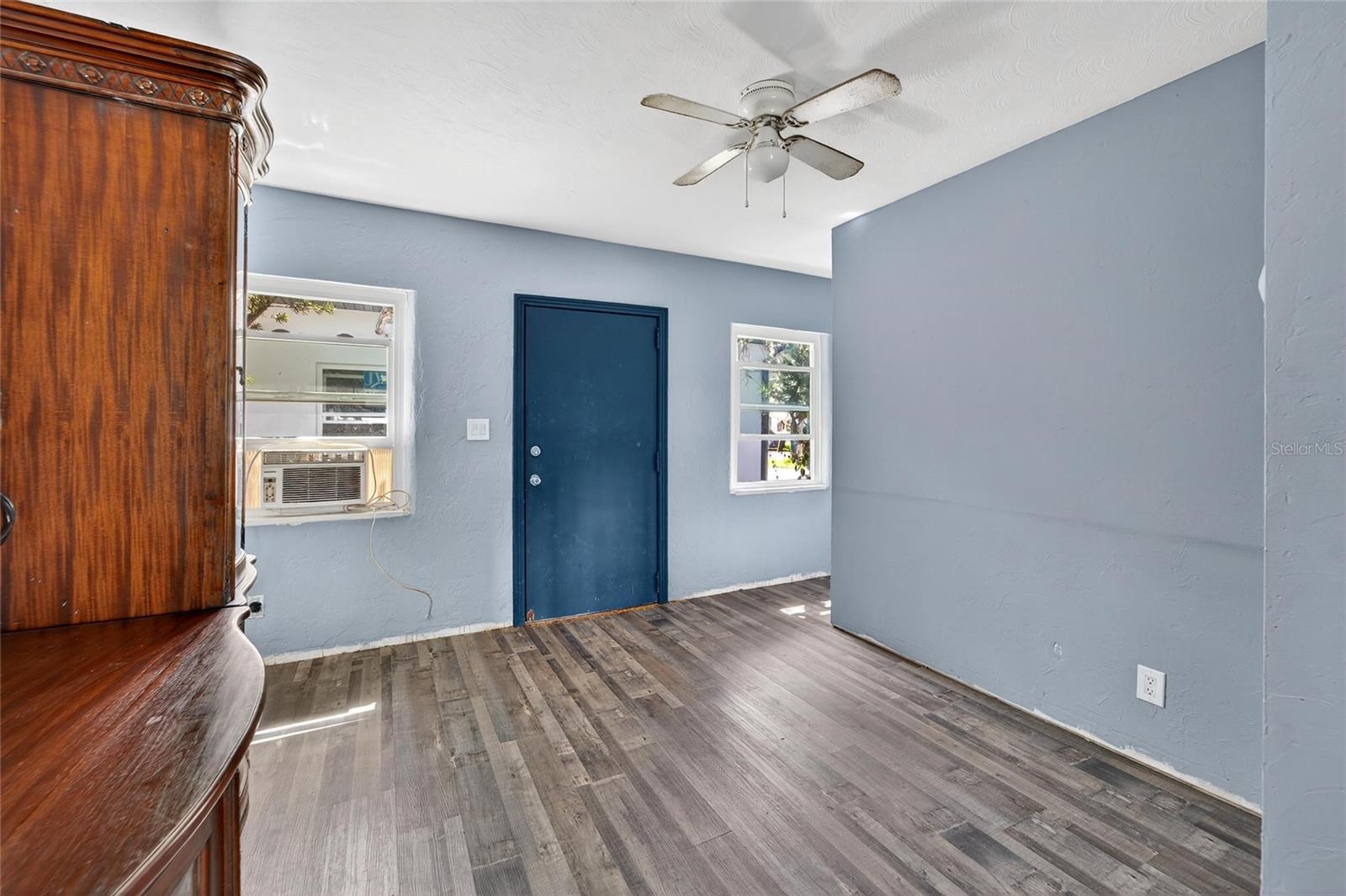 Image 21 of 41 For 5021 9th Avenue S