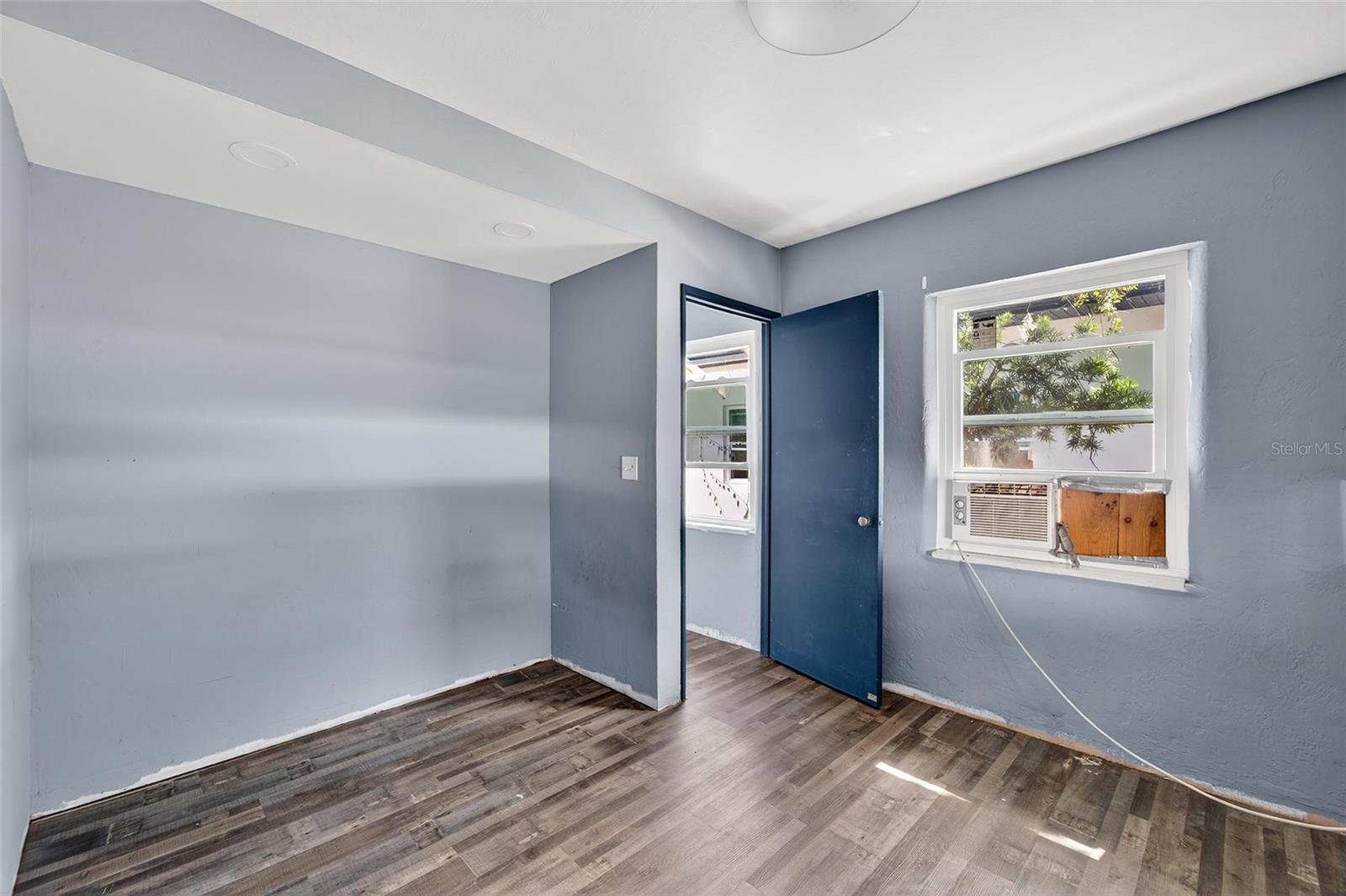 Image 24 of 41 For 5021 9th Avenue S