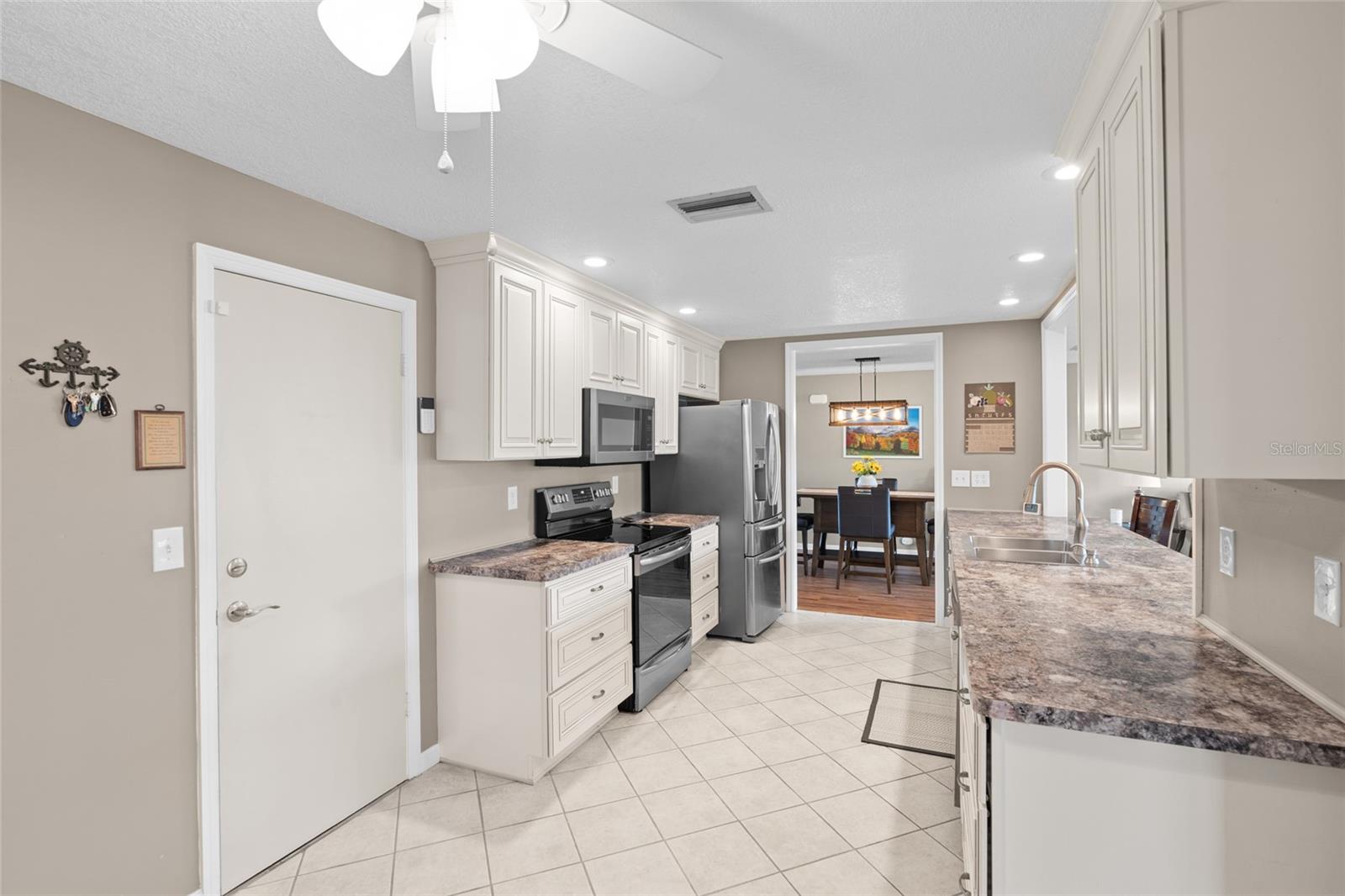 Image 17 of 37 For 9130 34th Way N 6