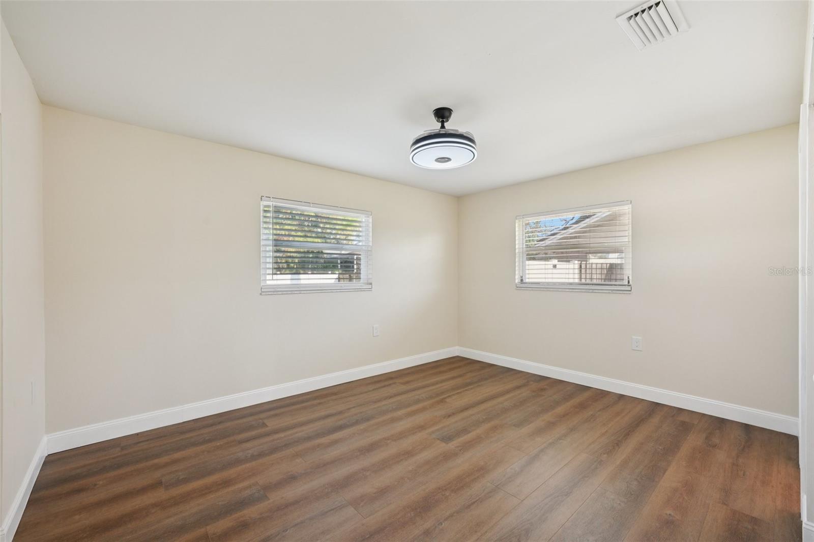 Image 15 of 38 For 6040 Denver Street Ne