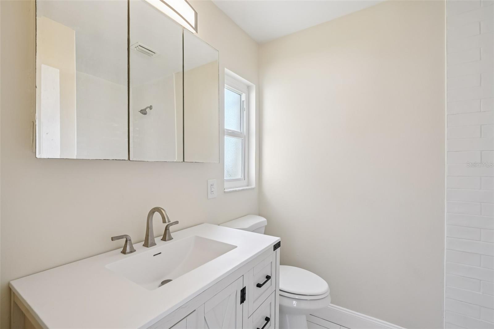 Image 18 of 38 For 6040 Denver Street Ne