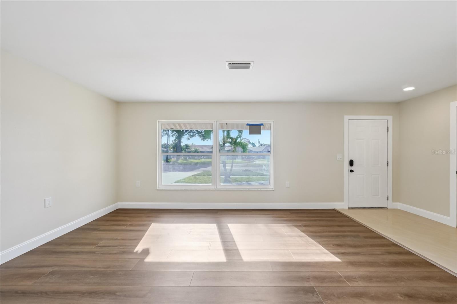 Image 4 of 38 For 6040 Denver Street Ne