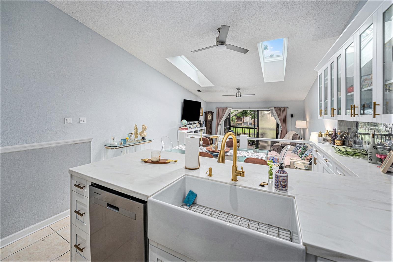 Image 14 of 28 For 6262 93rd Terrace N 3905