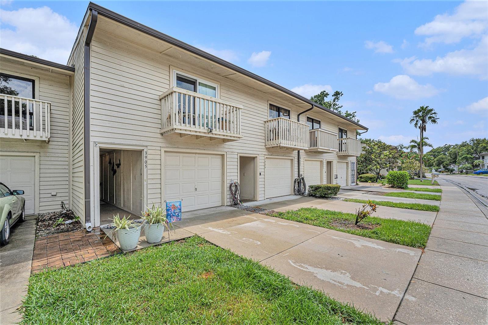 Image 7 of 28 For 6262 93rd Terrace N 3905
