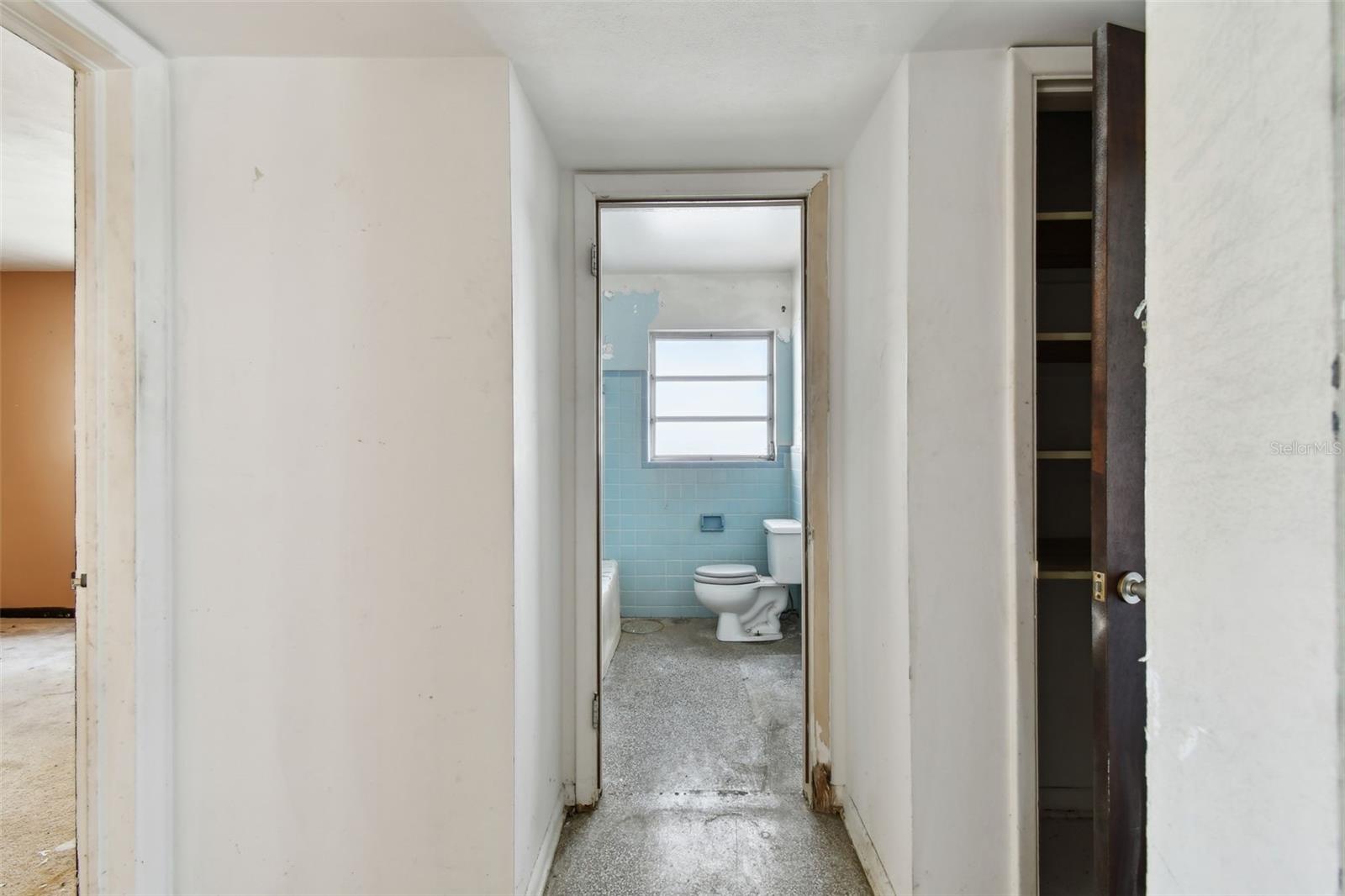 Image 18 of 70 For 1216 Franklin Circle