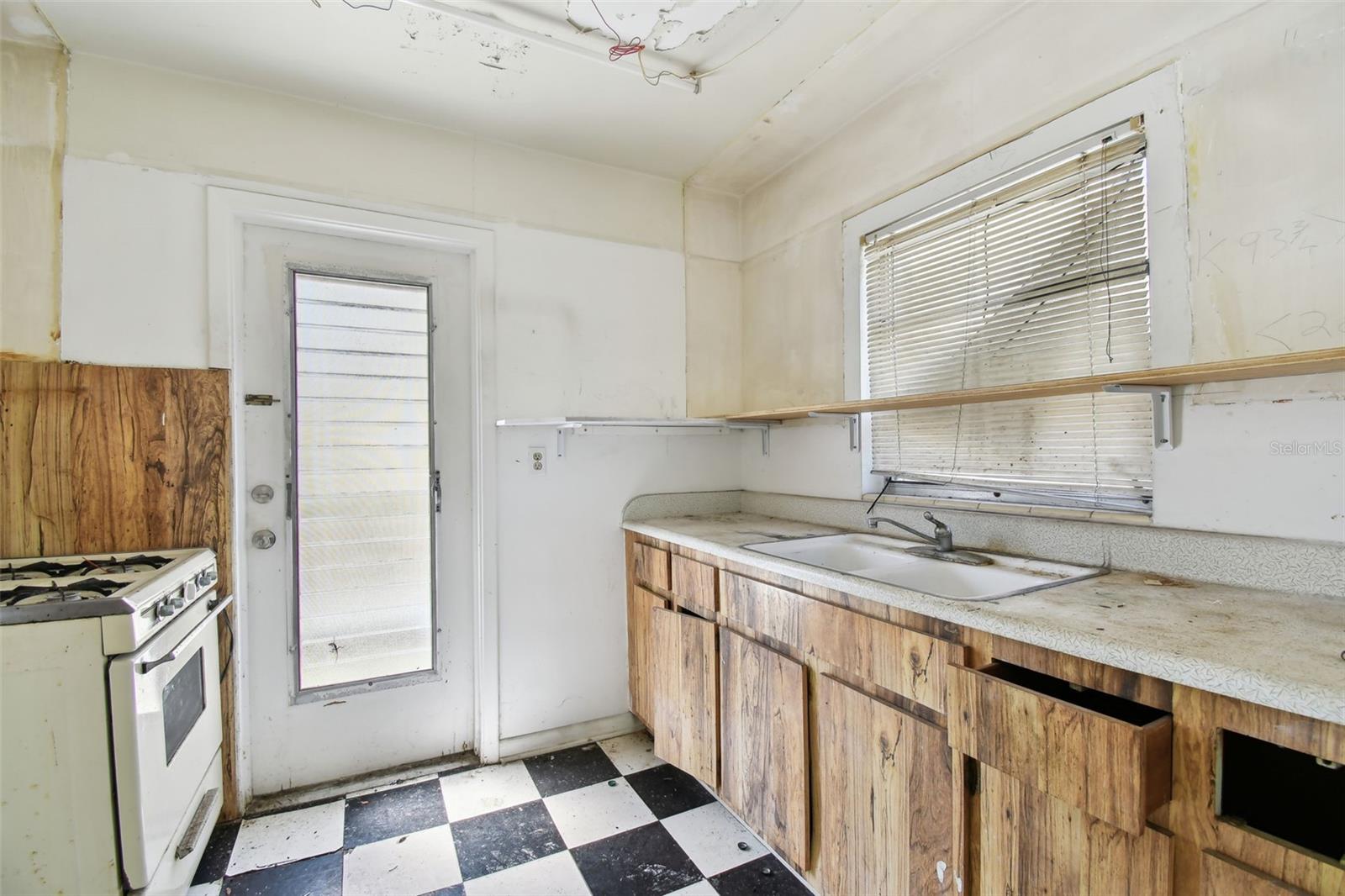 Image 45 of 70 For 1216 Franklin Circle