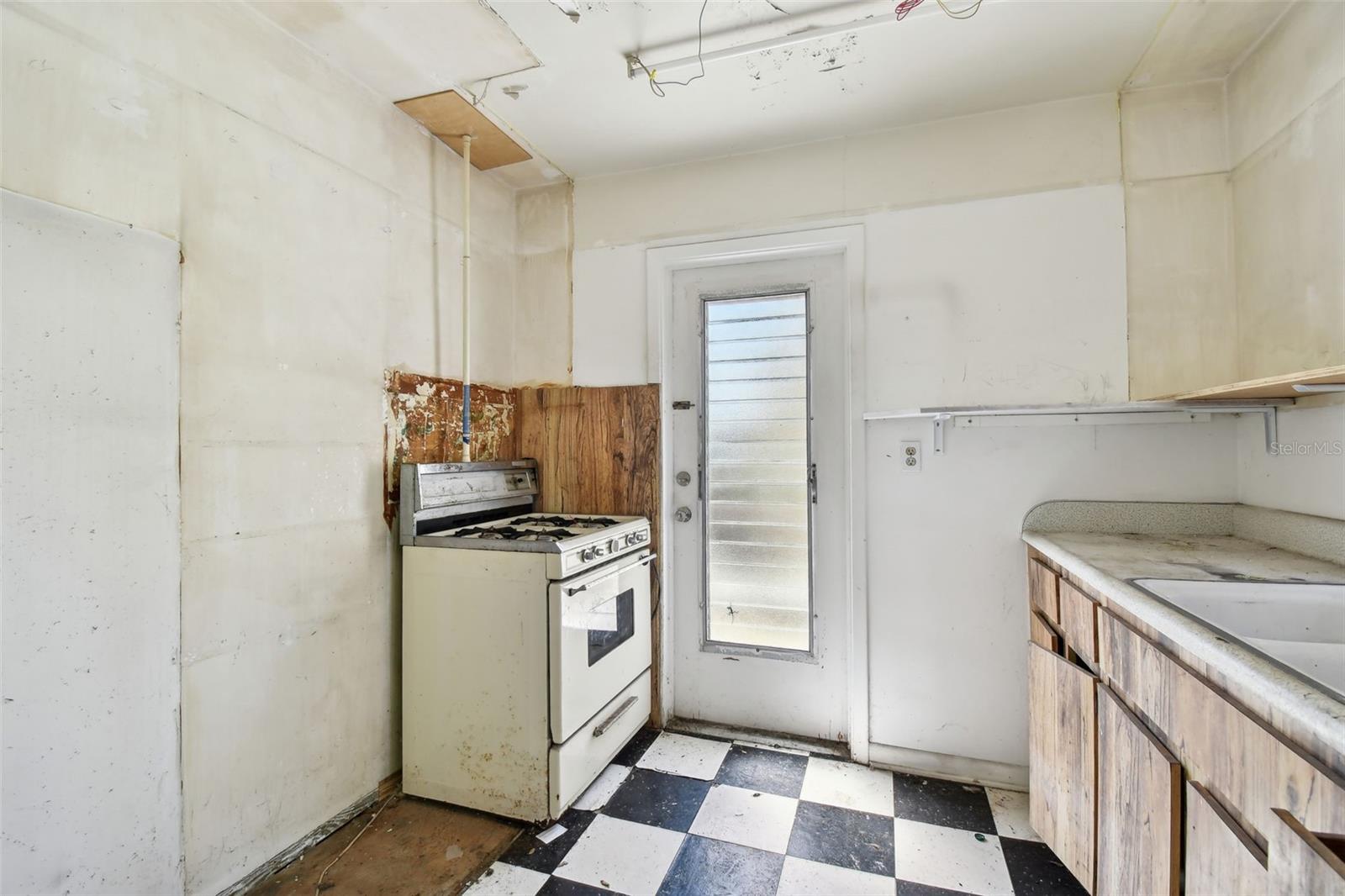 Image 46 of 70 For 1216 Franklin Circle