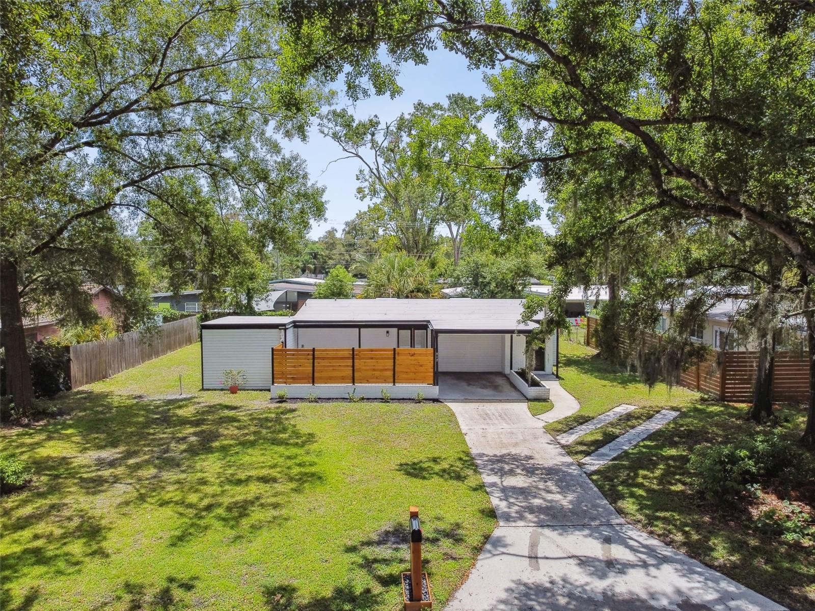 Image 21 of 30 For 517 Broxburn Avenue