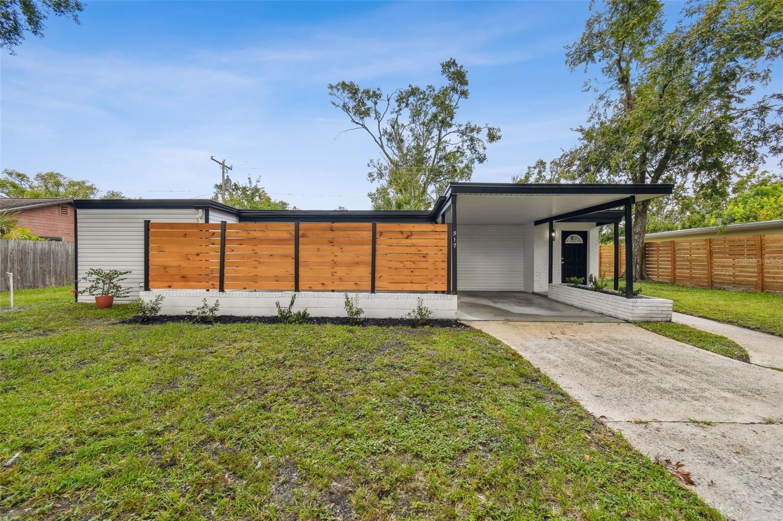 Image 3 of 30 For 517 Broxburn Avenue
