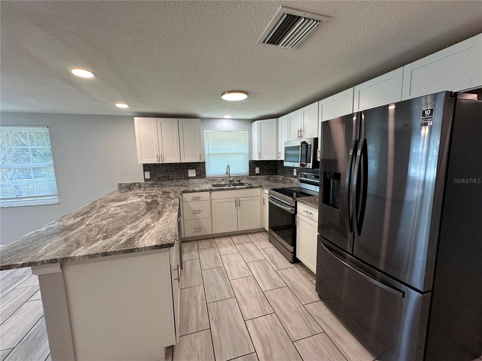 Image 18 of 70 For 5516 9th Street