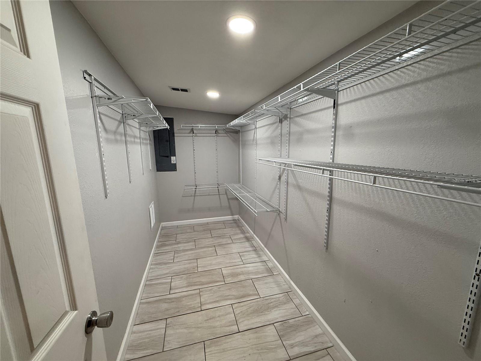 Image 23 of 70 For 5516 9th Street