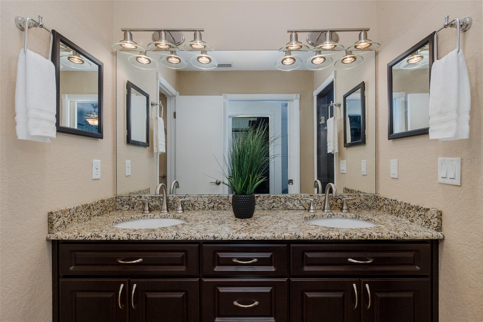 Image 28 of 38 For 1466 Rosetree Court