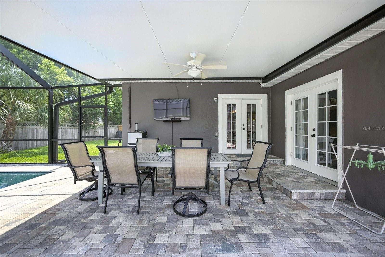 Listing photo id 28 for 114 Hale Avenue