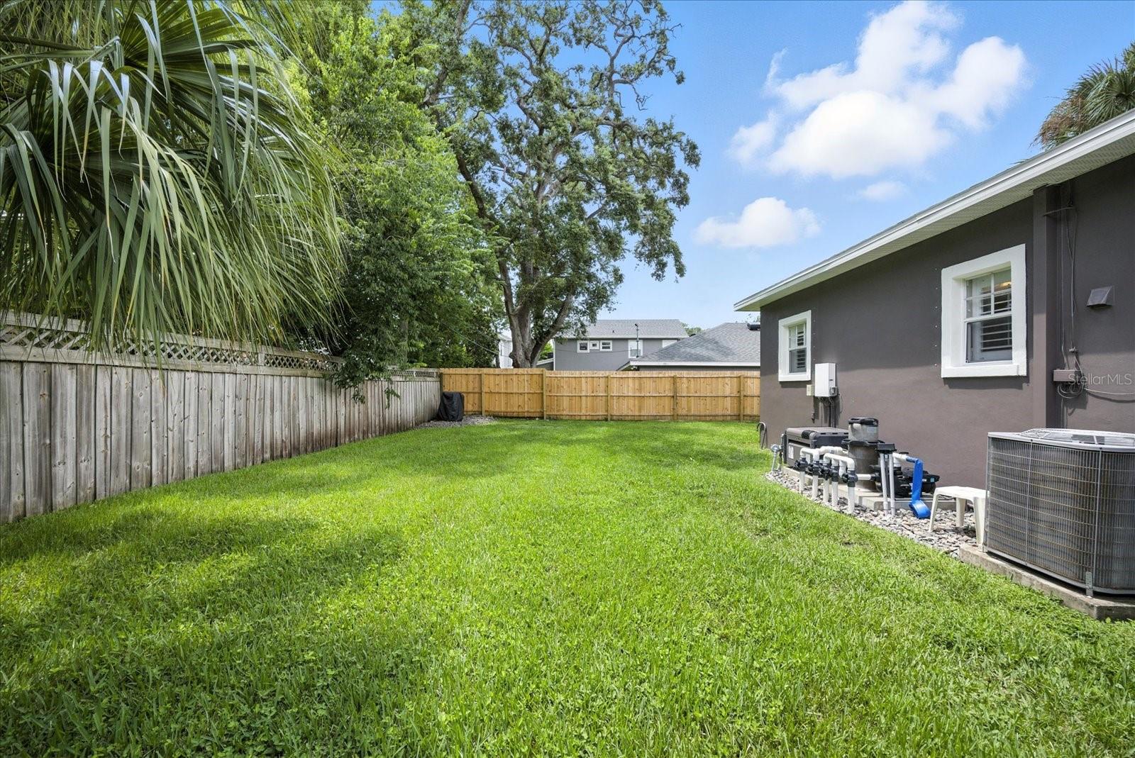 Listing photo id 38 for 114 Hale Avenue