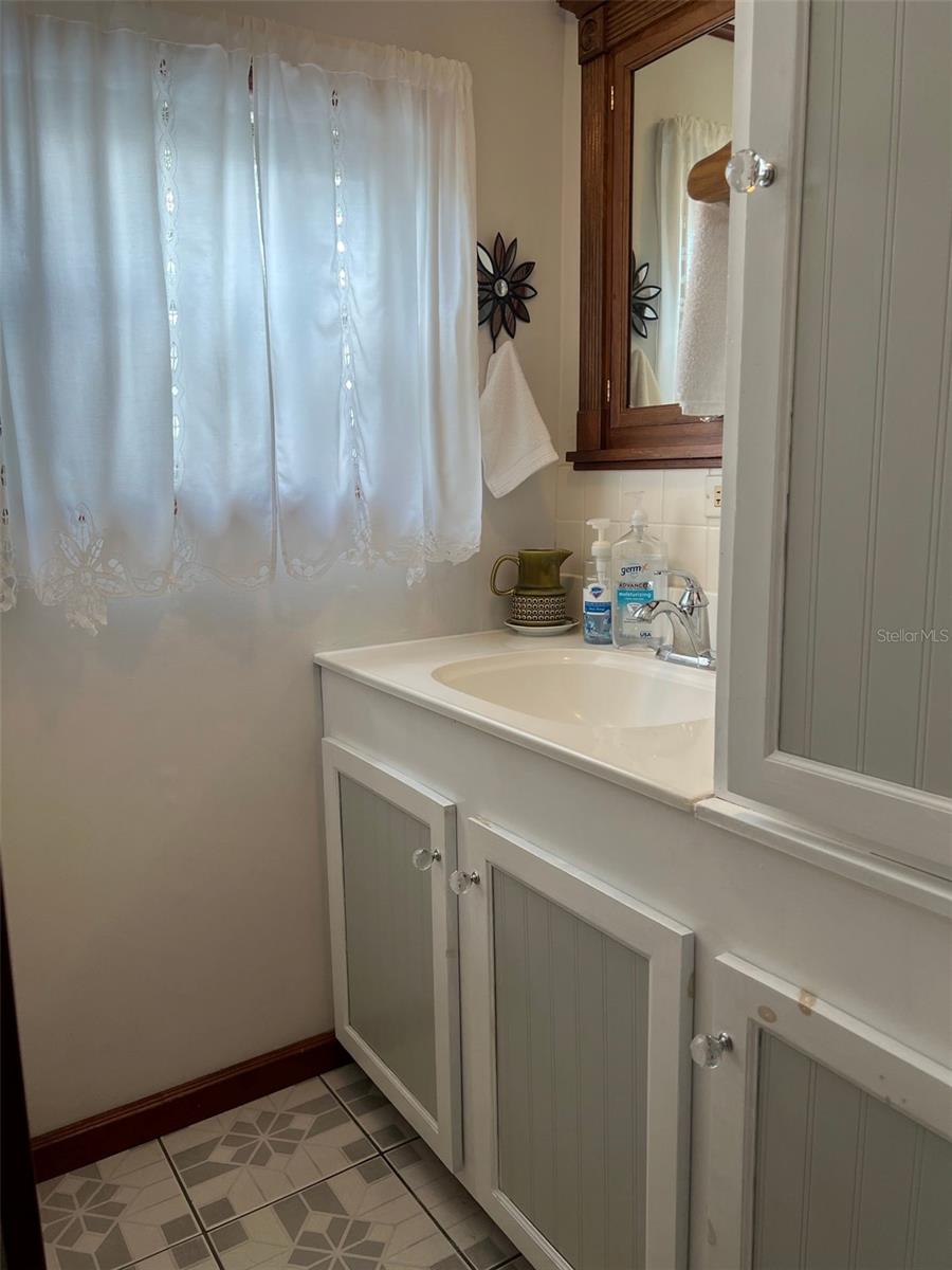 Image 16 of 38 For 4851 Gandy Boulevard B1l34
