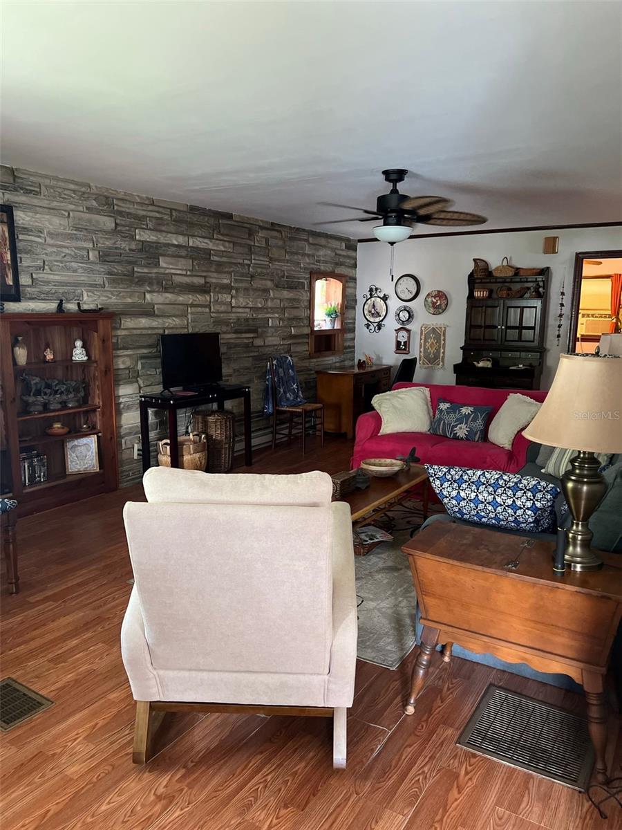 Image 2 of 38 For 4851 Gandy Boulevard B1l34