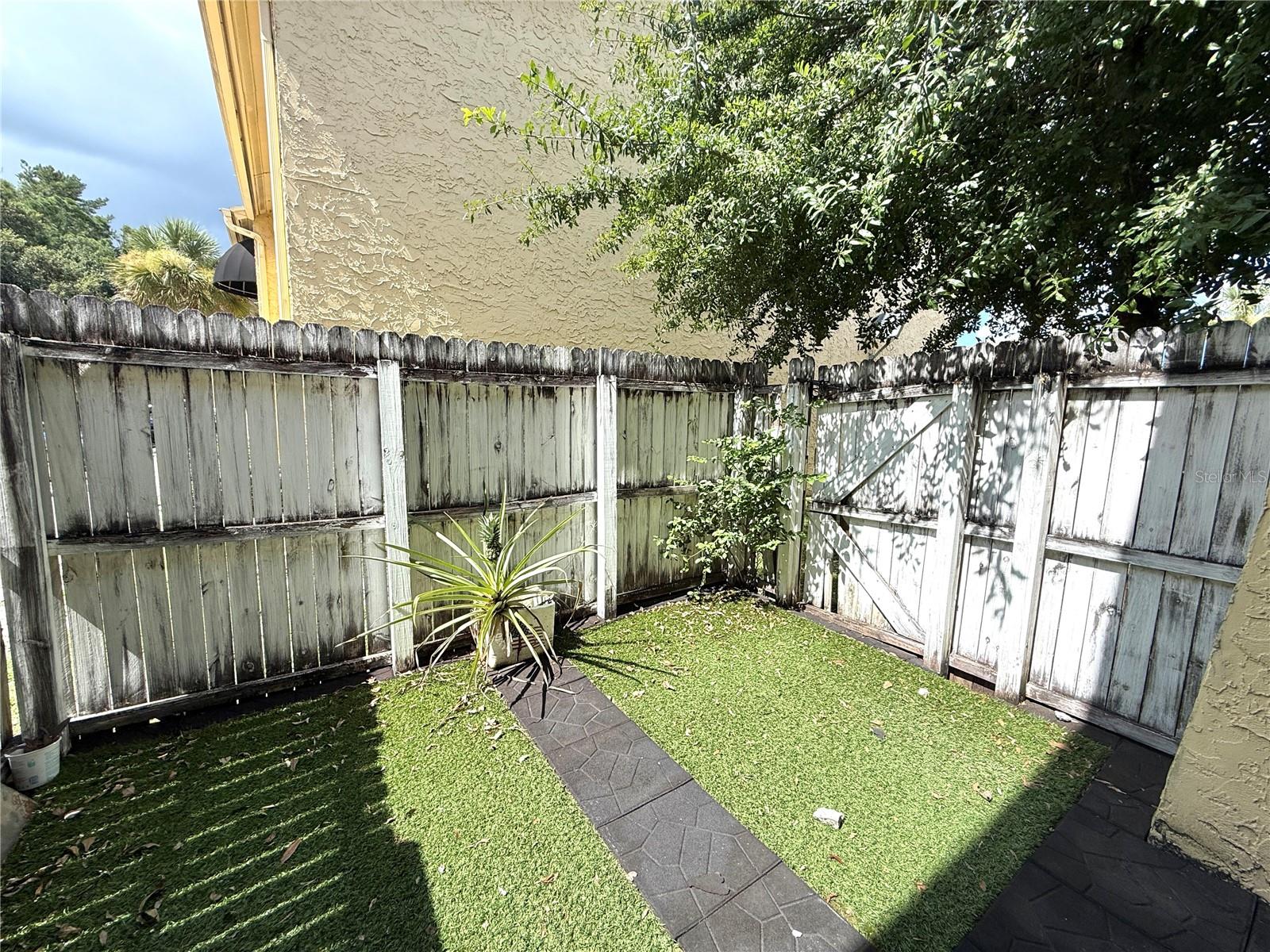 Image 11 of 28 For 7573 Abonado Road