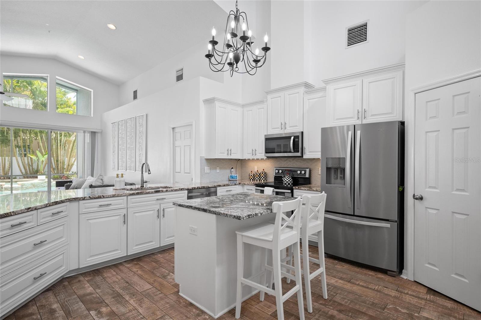 Listing photo id 10 for 13180 Kensington Isle Way