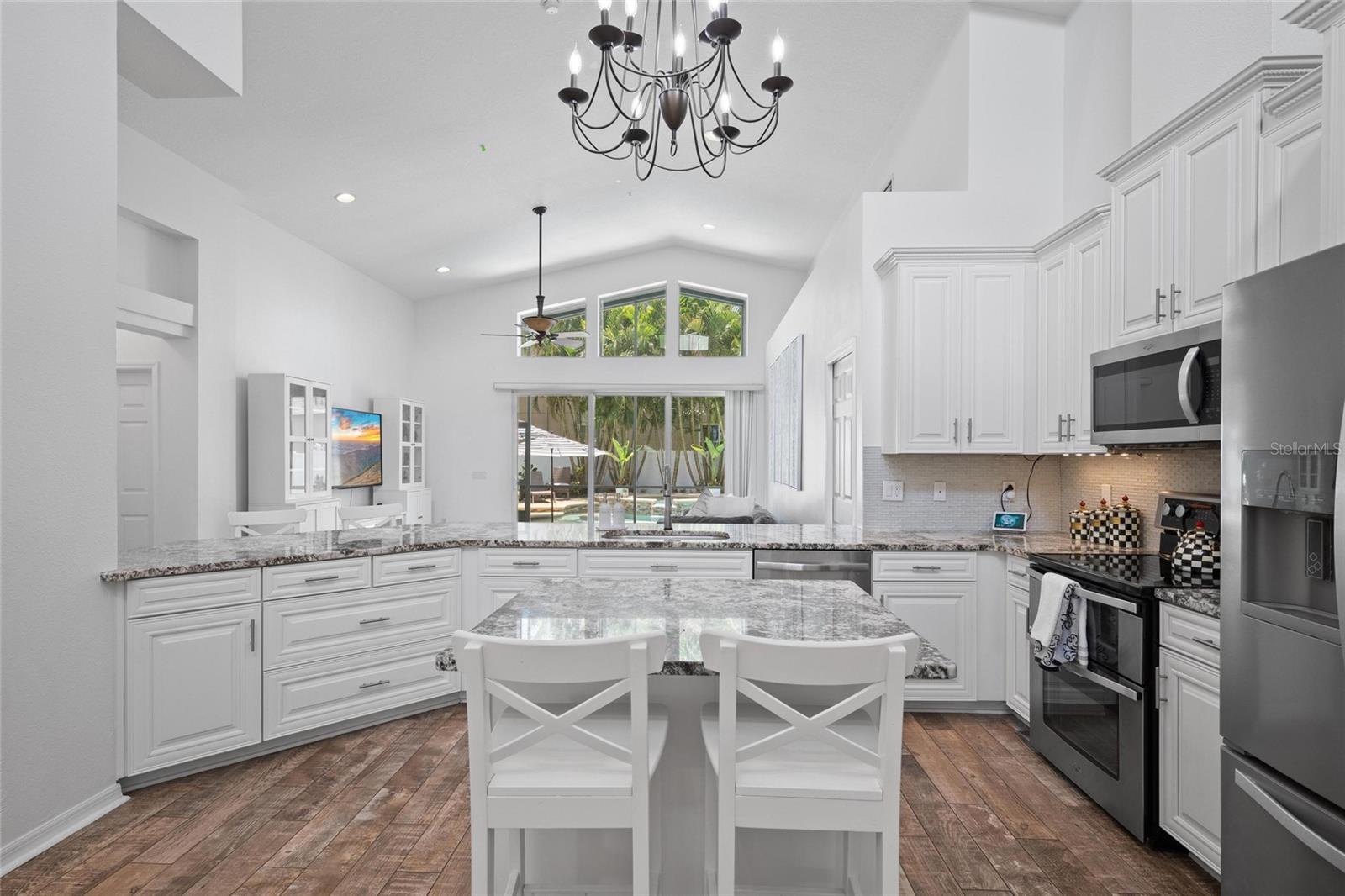 Listing photo id 11 for 13180 Kensington Isle Way
