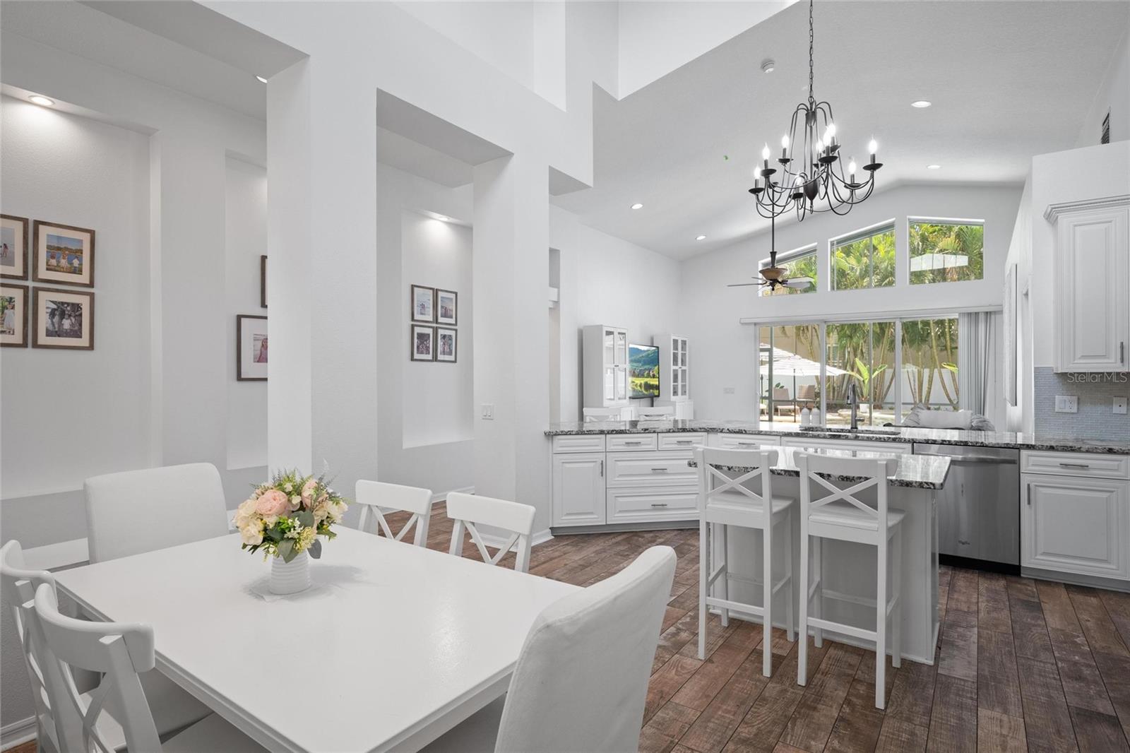 Listing photo id 12 for 13180 Kensington Isle Way