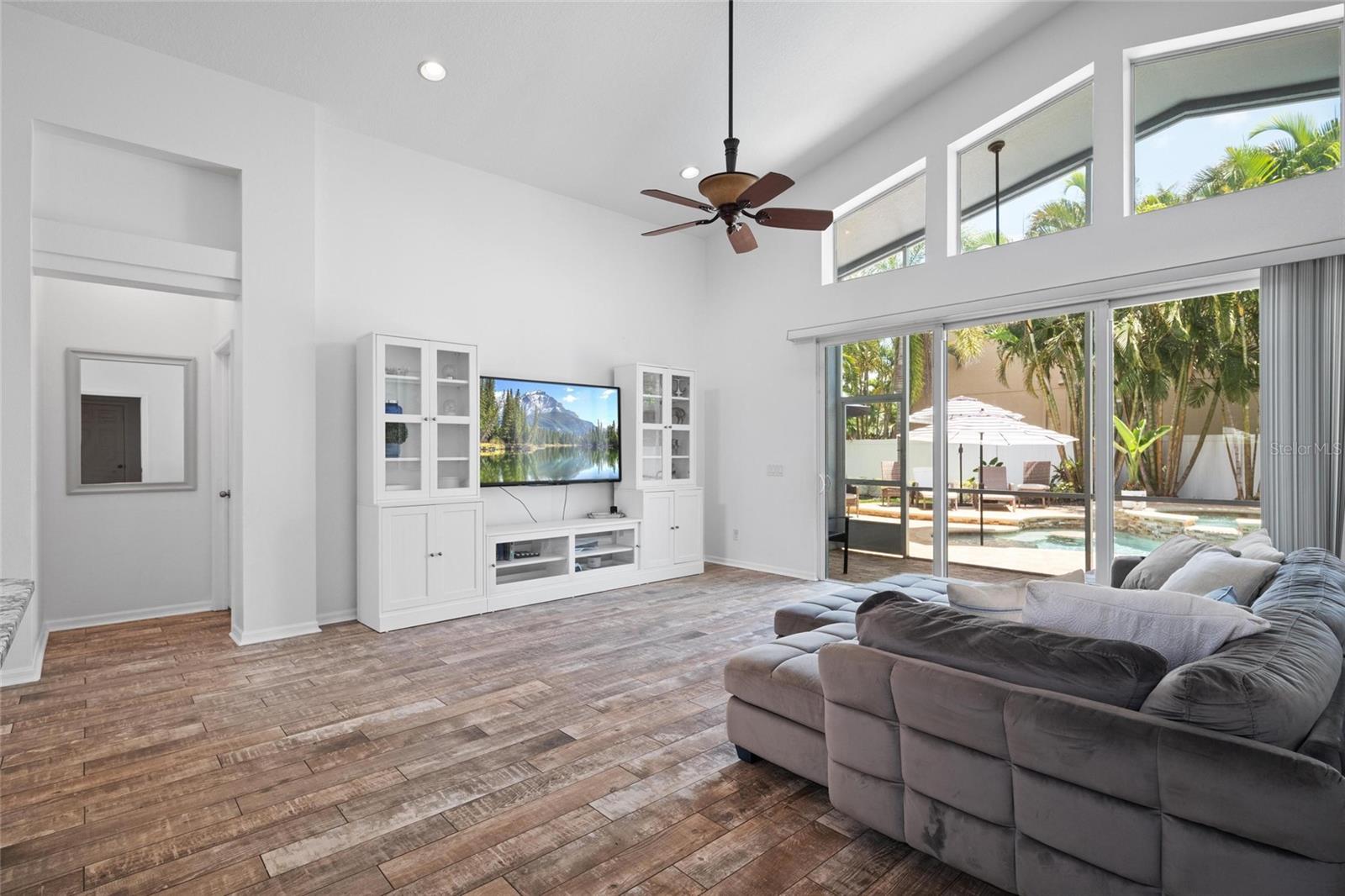 Listing photo id 13 for 13180 Kensington Isle Way