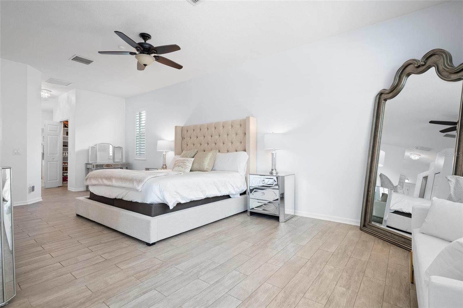 Listing photo id 16 for 13180 Kensington Isle Way
